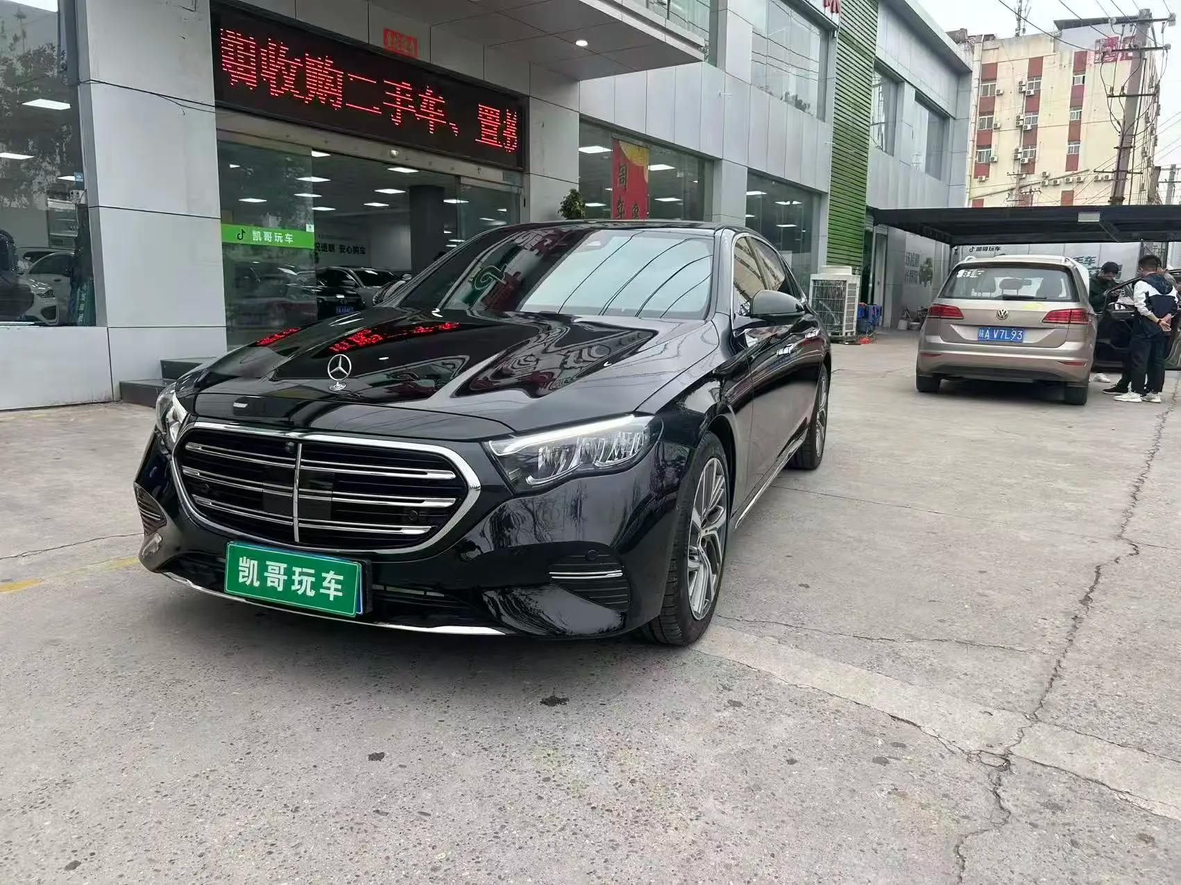 Mercedes-Benz E-Class 2025 г. 34057 км.
