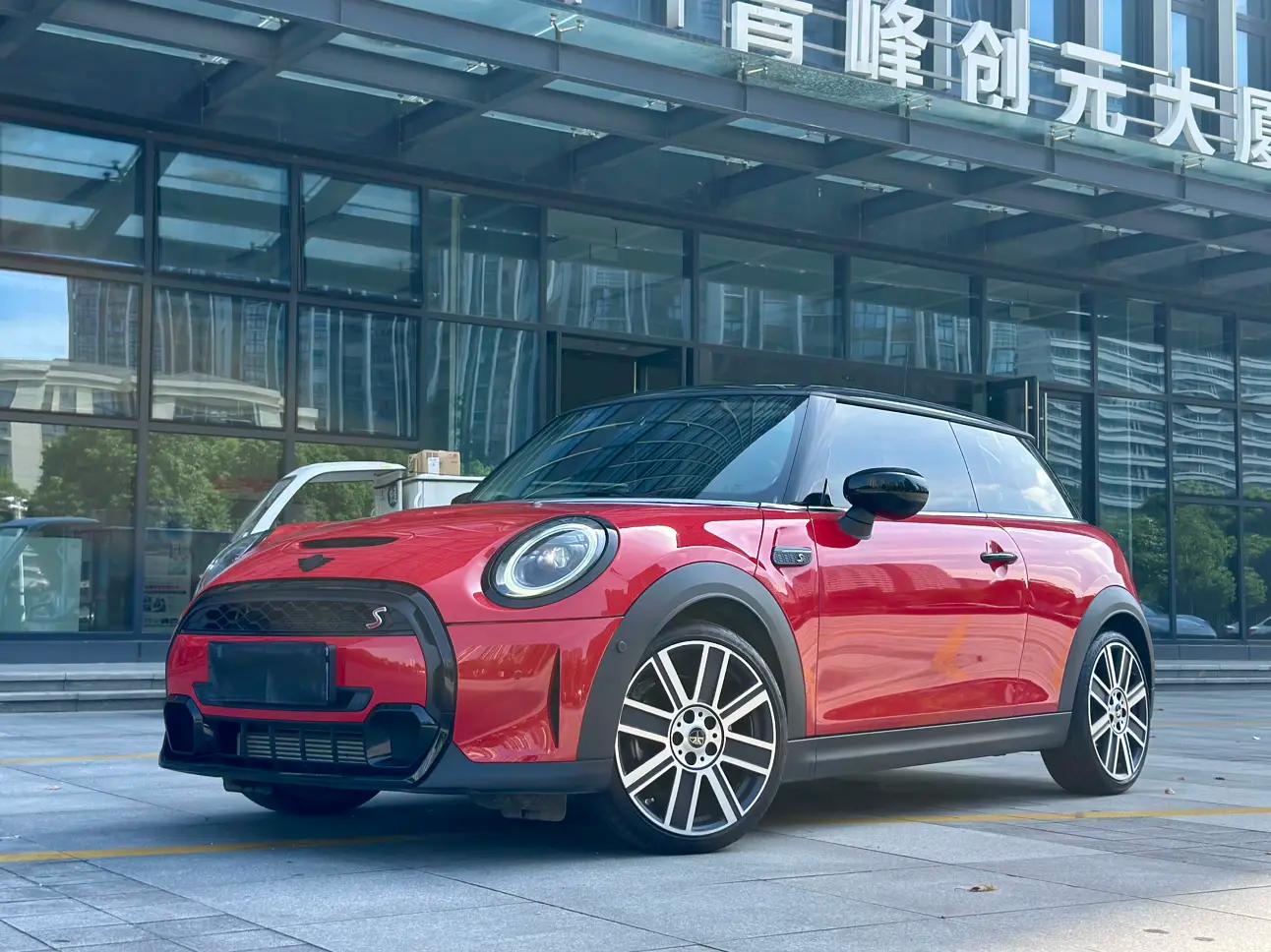 MINI 2022 г. 15000 км.