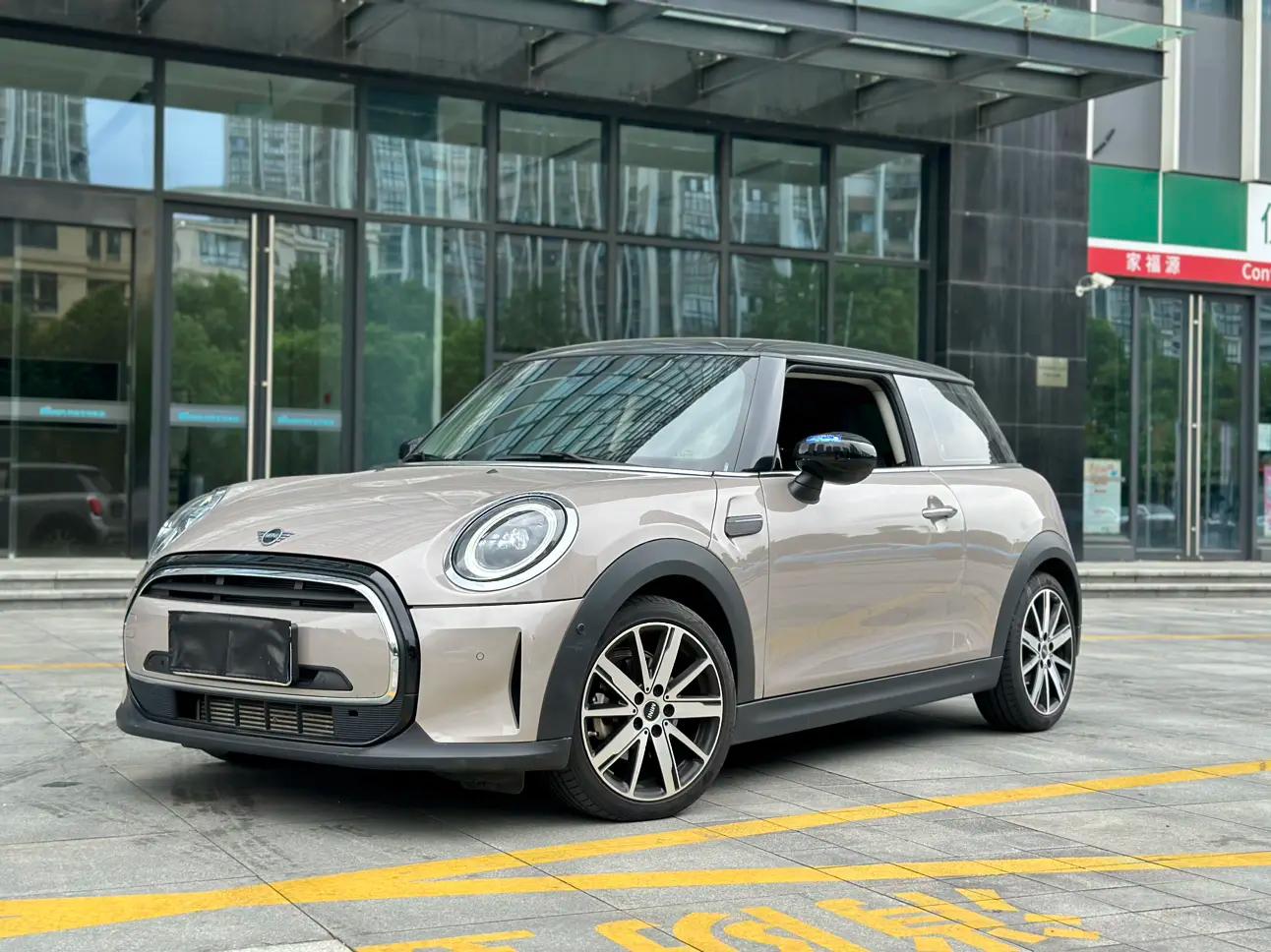 MINI 2023 г. 20000 км.