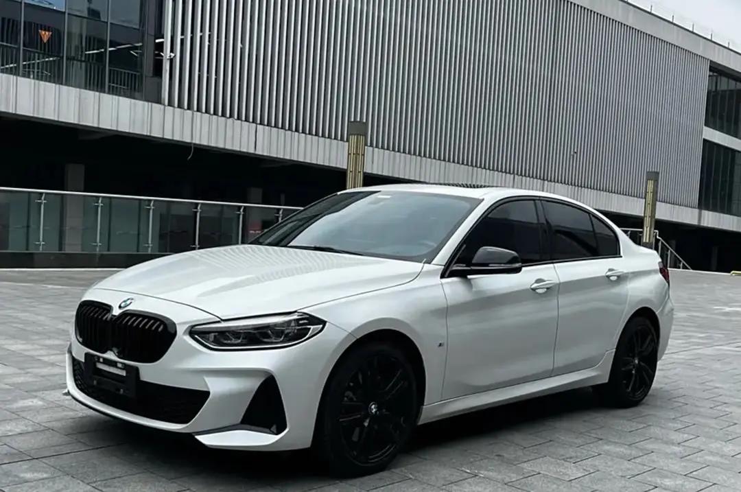 BMW 1 Series 2021 г. 50075 км.