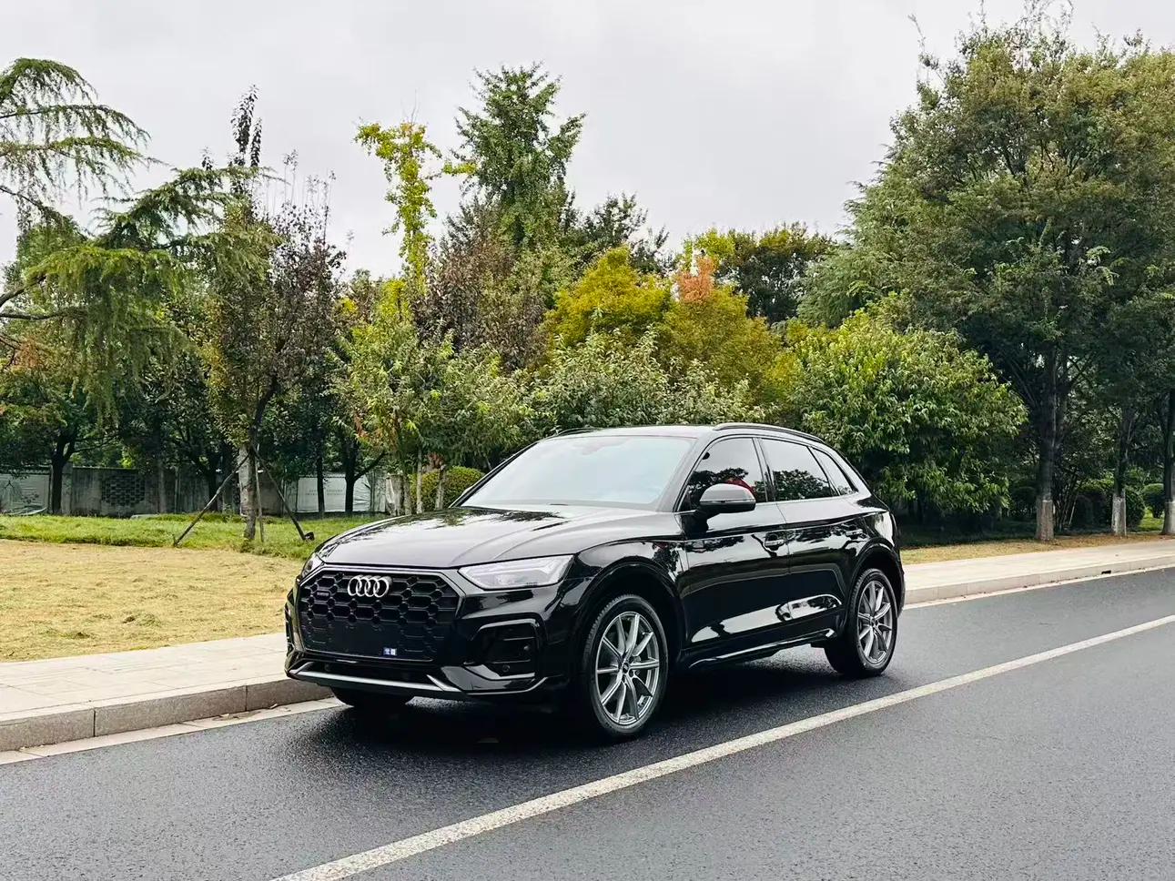 Audi Q5L 2023 г. 30069 км.