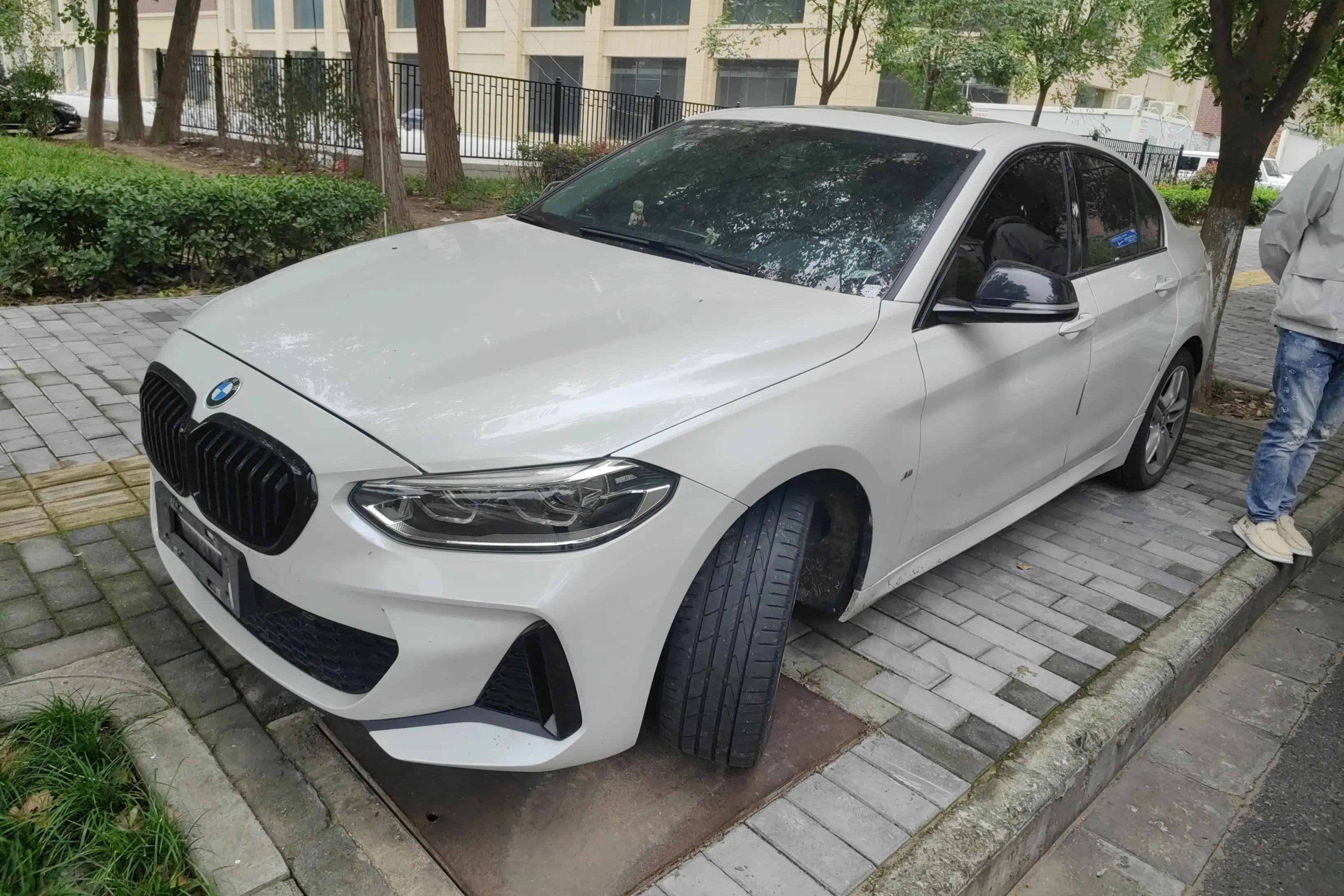 BMW 1 Series 2021 г. 70474 км.
