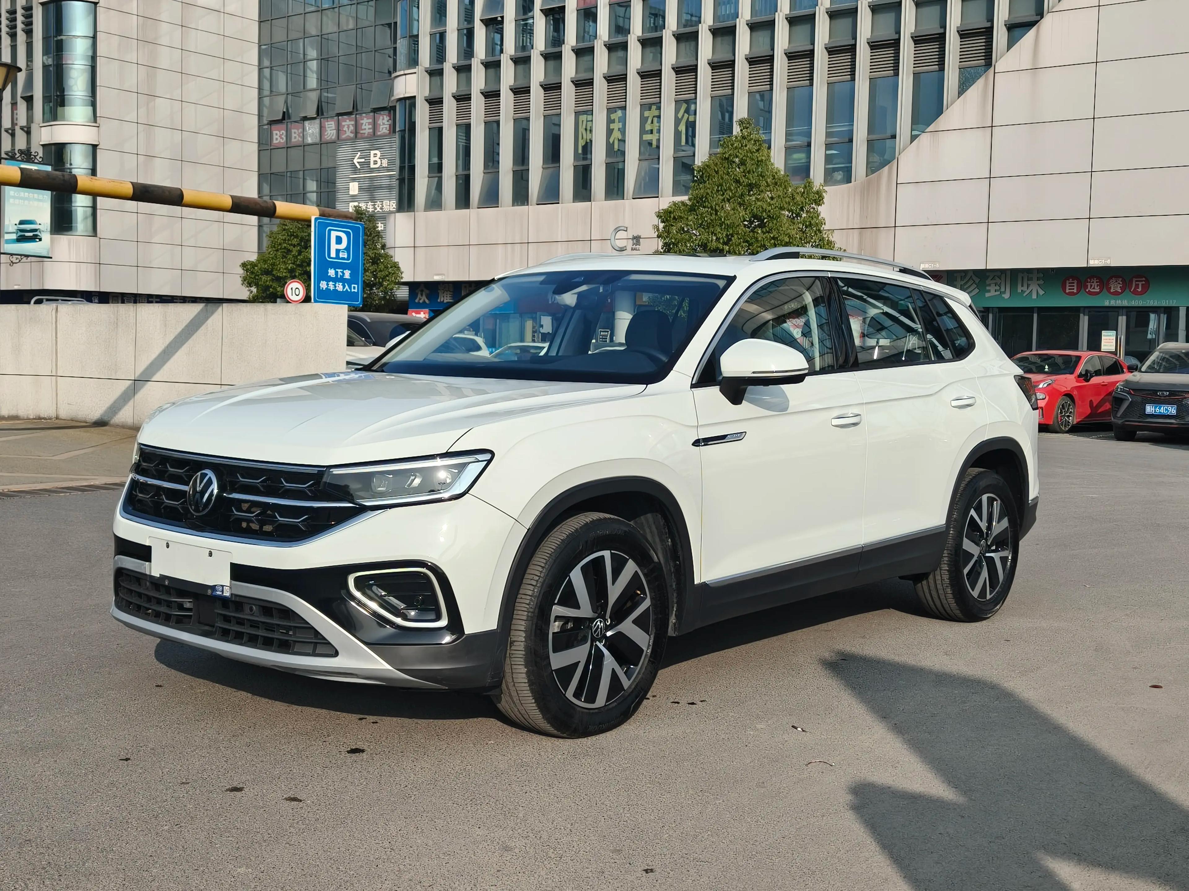 Volkswagen Tayron 2023 г. 19076 км.