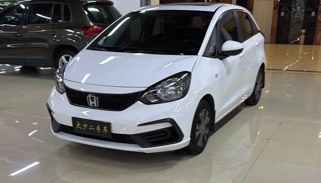 Honda Fit 2023 г. 38111 км.