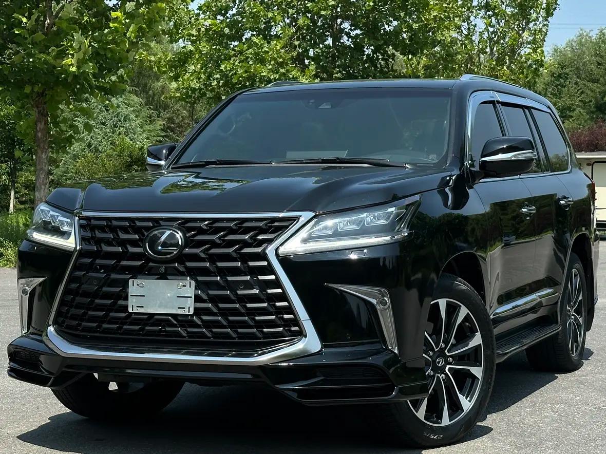 Lexus LX 2022 г. 80061 км.