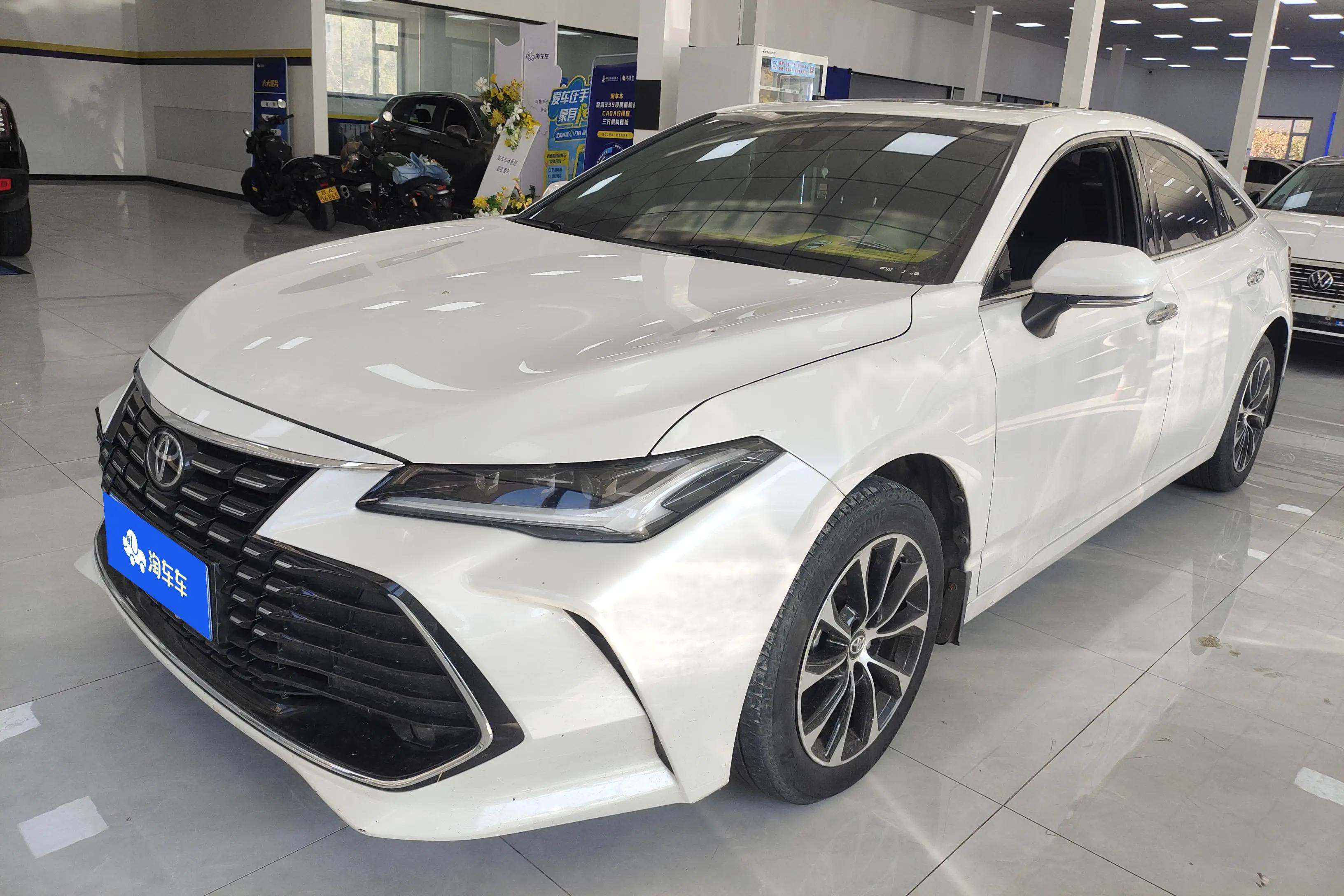 Toyota Avalon 2023 г. 42005 км.