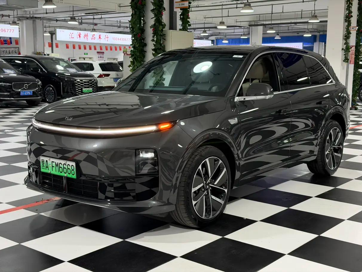 Lixiang L6 2024 г. 31091 км.