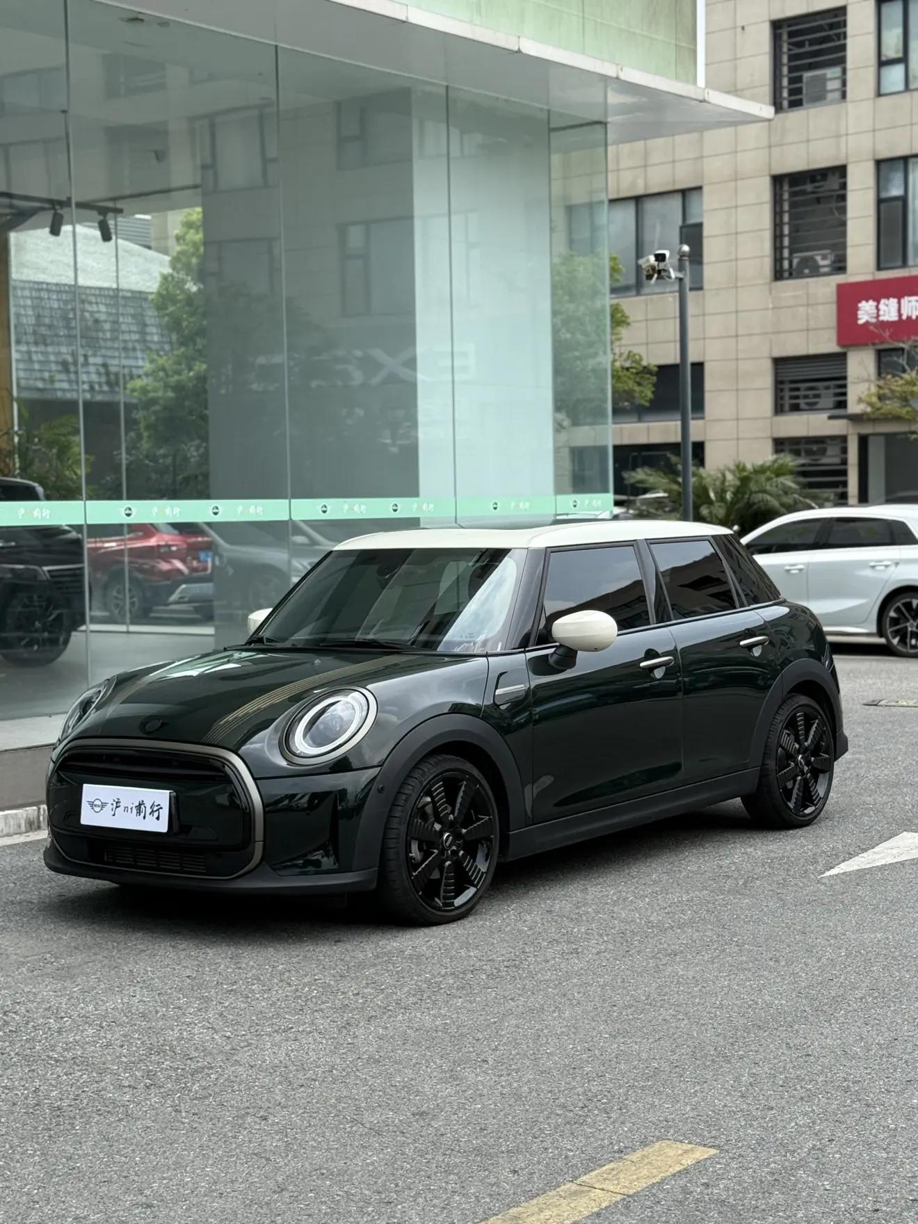 MINI 2022 г. 14000 км.