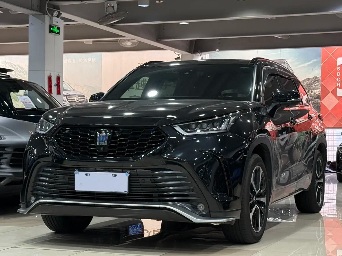 Toyota Crown Kluger 2024 г. 28143 км.