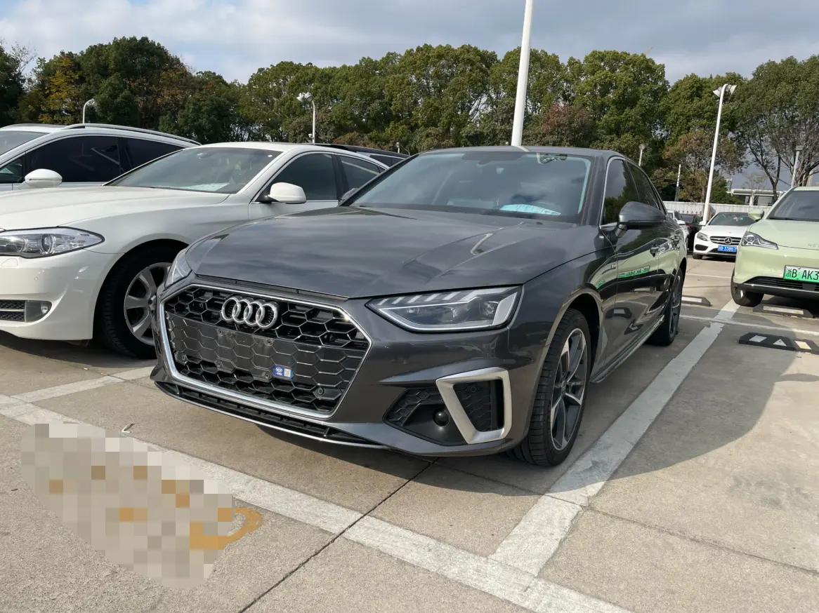 Audi A4L 2022 г. 31093 км.