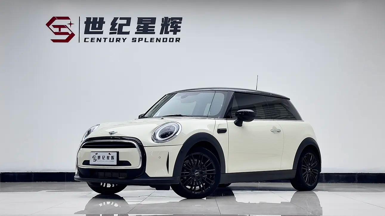 MINI 2021 г. 14000 км.
