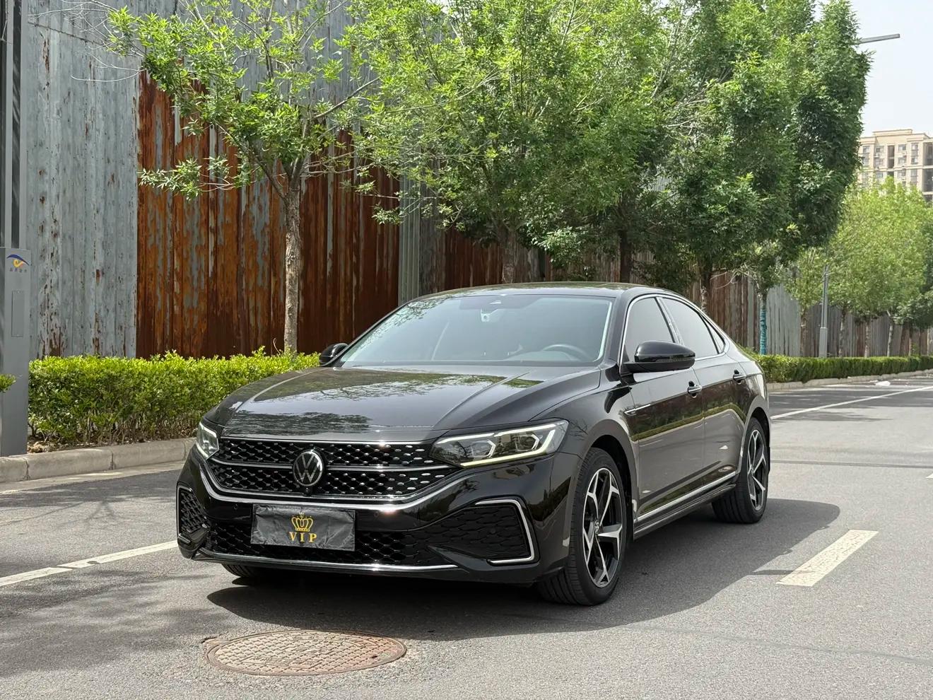 Volkswagen Passat 2024 г. 50034 км.