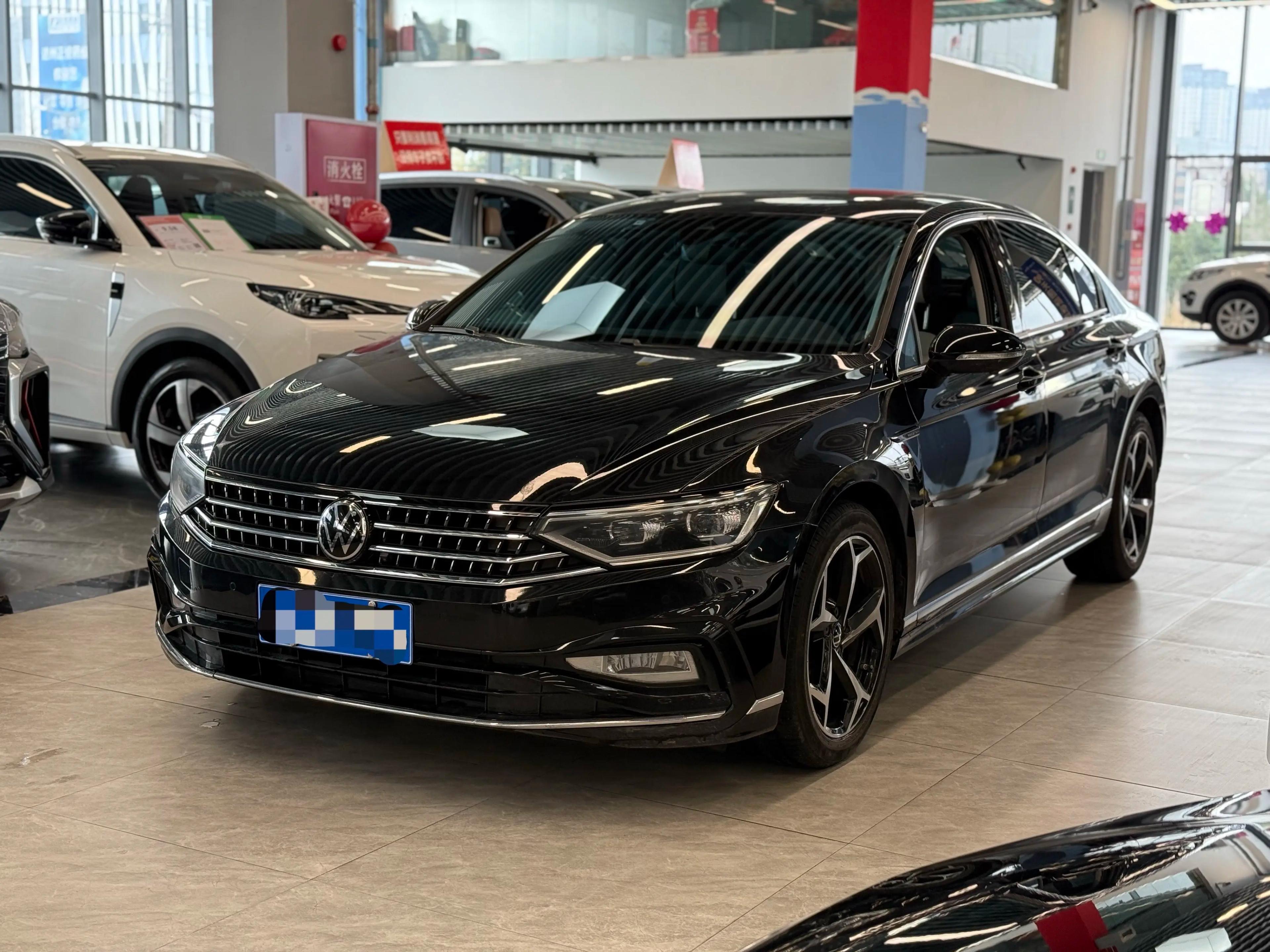 Volkswagen Magotan 2024 г. 38012 км.