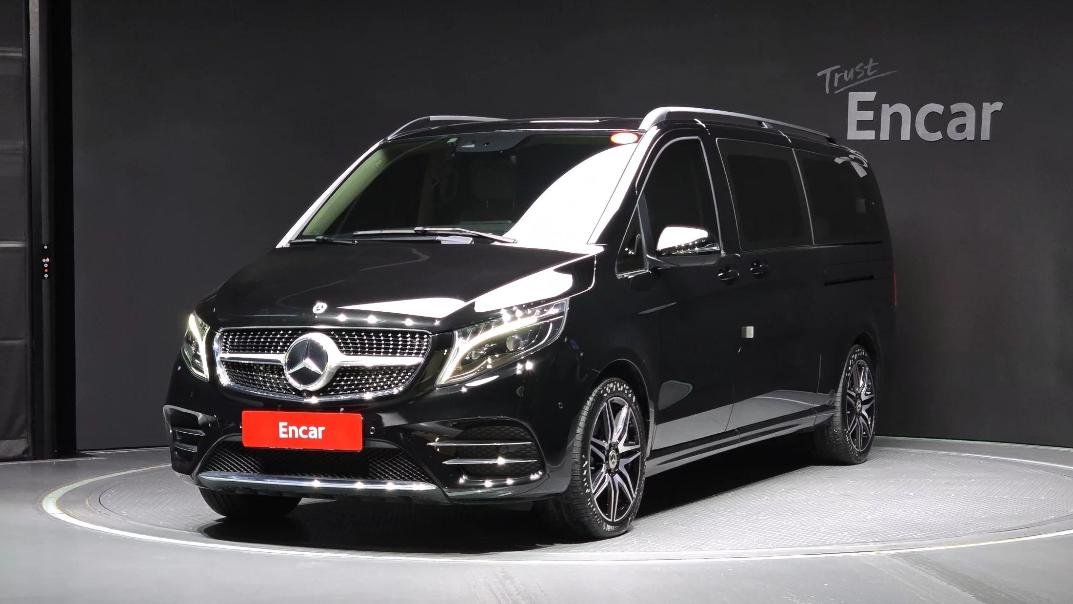Mercedes-Benz V-Class V300 CDI W447, 2023 г. 33633 км.