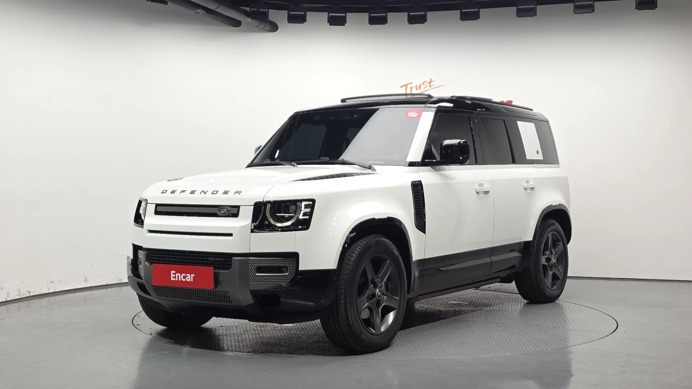 Land Rover DEFENDER 110 P300 X-Dynamic SE, 2023 г. 32340 км.