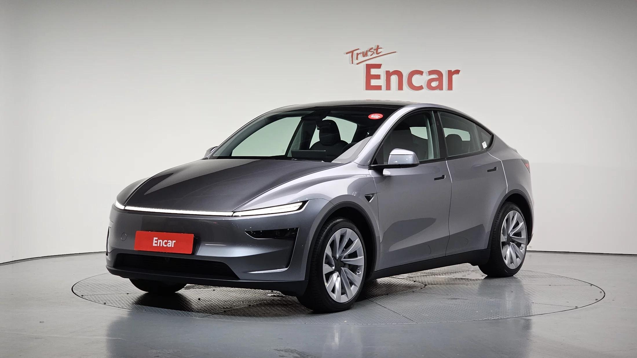 Tesla Model Y Long Range, электромобиль, 2025 г. 3489 км.