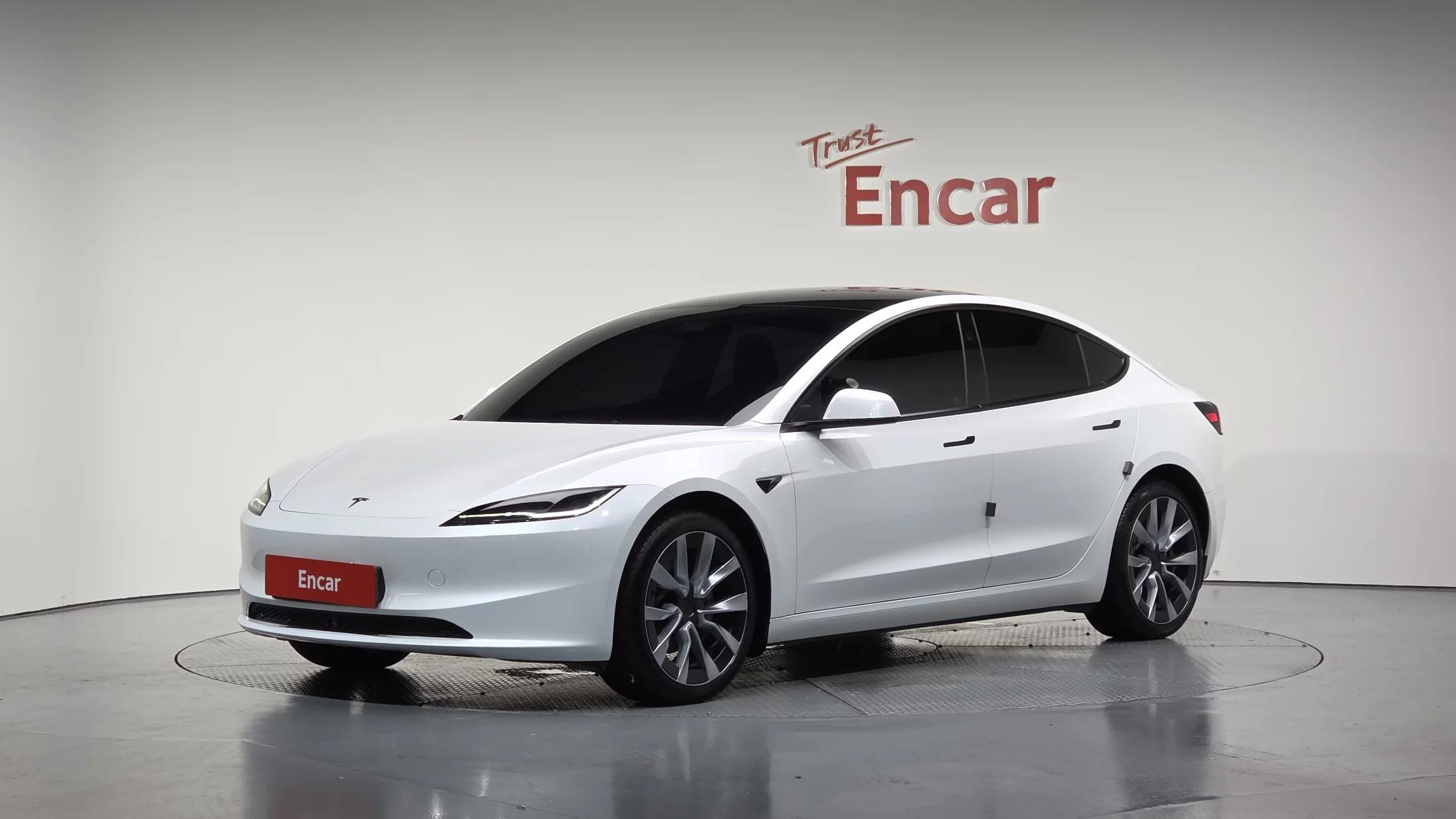 Tesla MODEL 3 RWD, электромобиль, 2024 г. 5652 км.