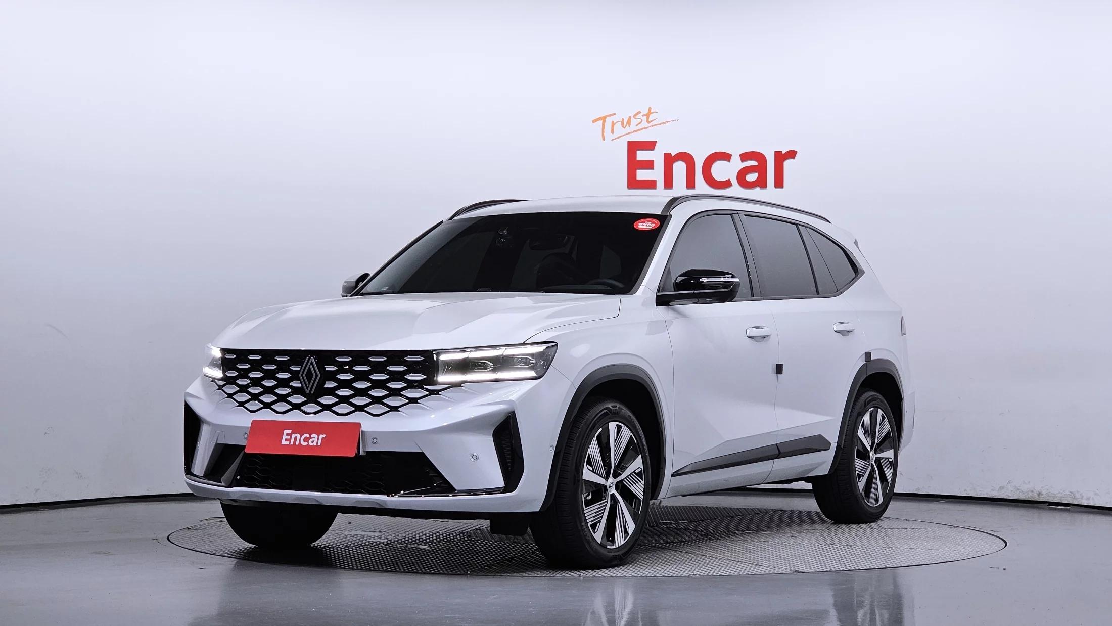 Renault Grand Koleos 1.5 E-TECH Iconic 2WD, гибрид, 2024 г. 13189 км.