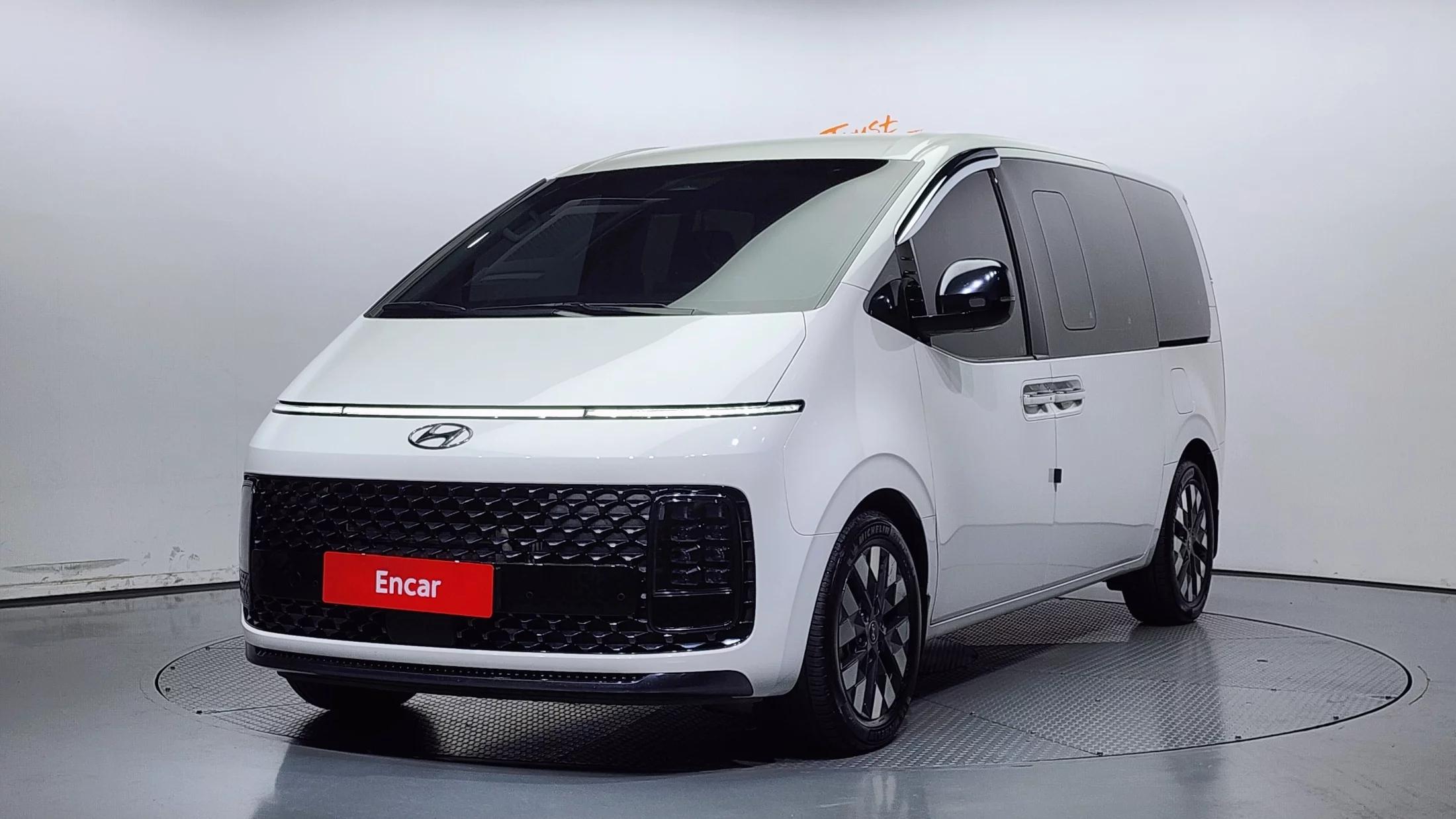 Hyundai Staria Lounge 9-Seater Prestige, 2023 г. 131113 км.