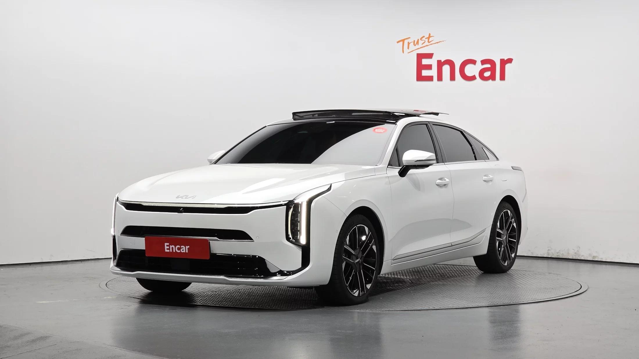 Kia K8 Noblesse, гибрид, 2025 г. 6202 км.
