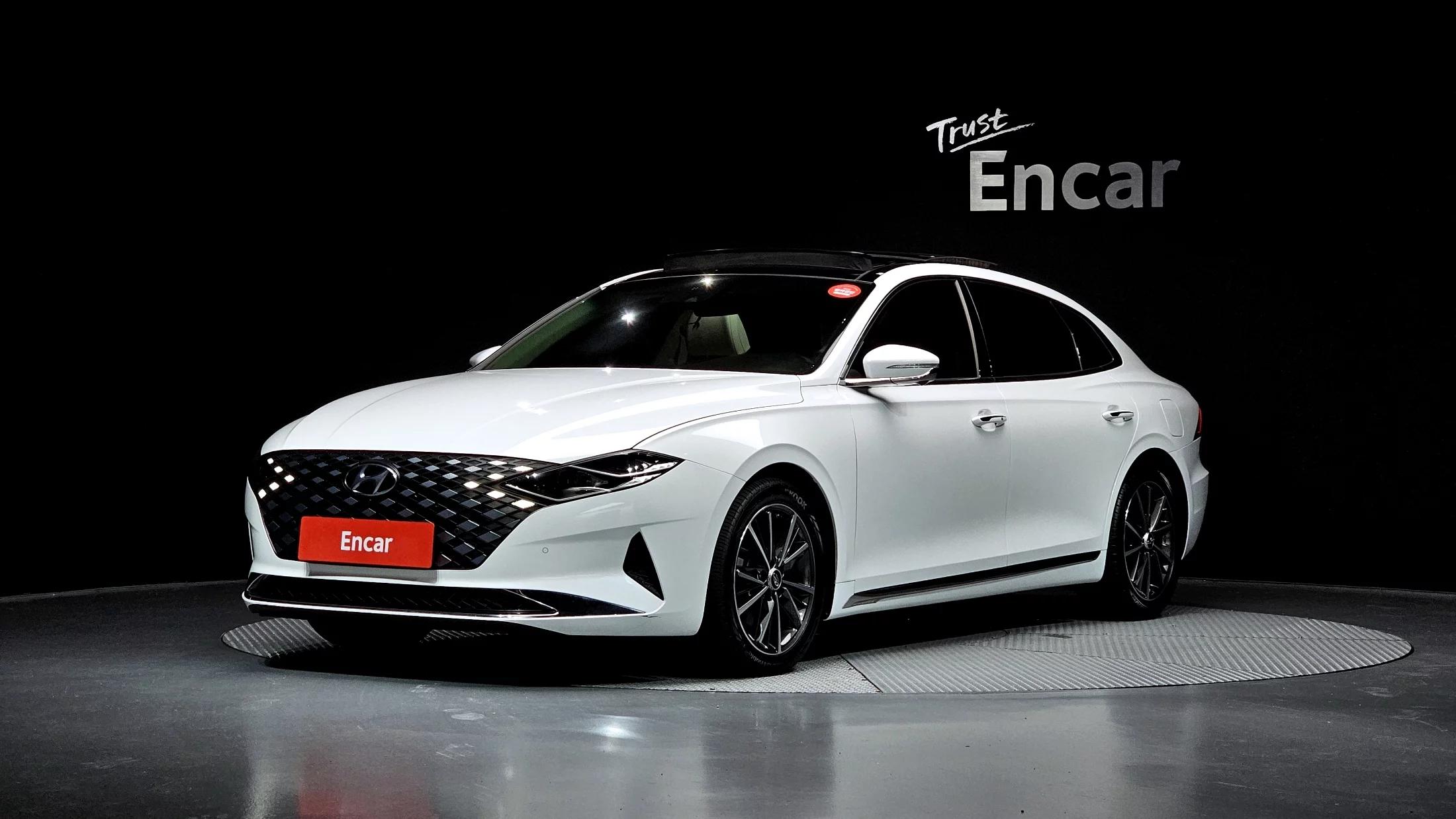 Hyundai Grandeur 2.5 Le Blanc, 2022 г. 25236 км.