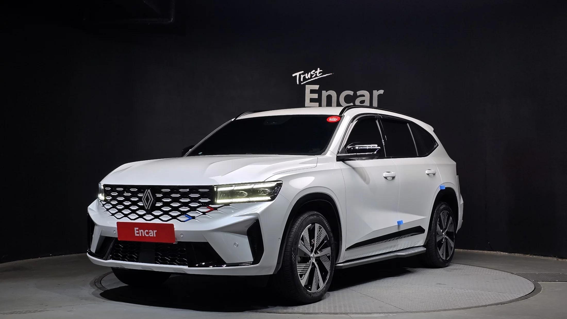Renault Grand Koleos 1.5 E-TECH Iconic 2WD, гибрид, 2025 г. 9124 км.