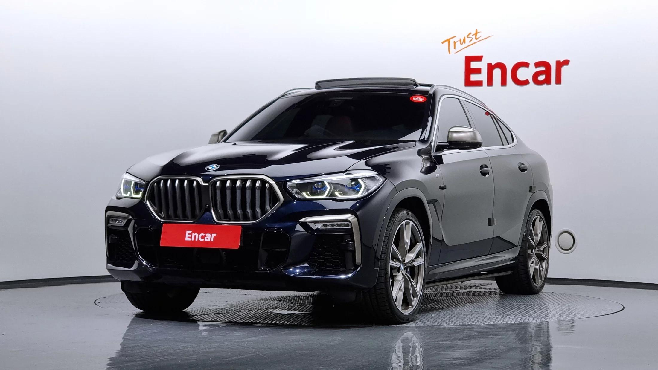 BMW X6 M50i, 2021 г. 103700 км.