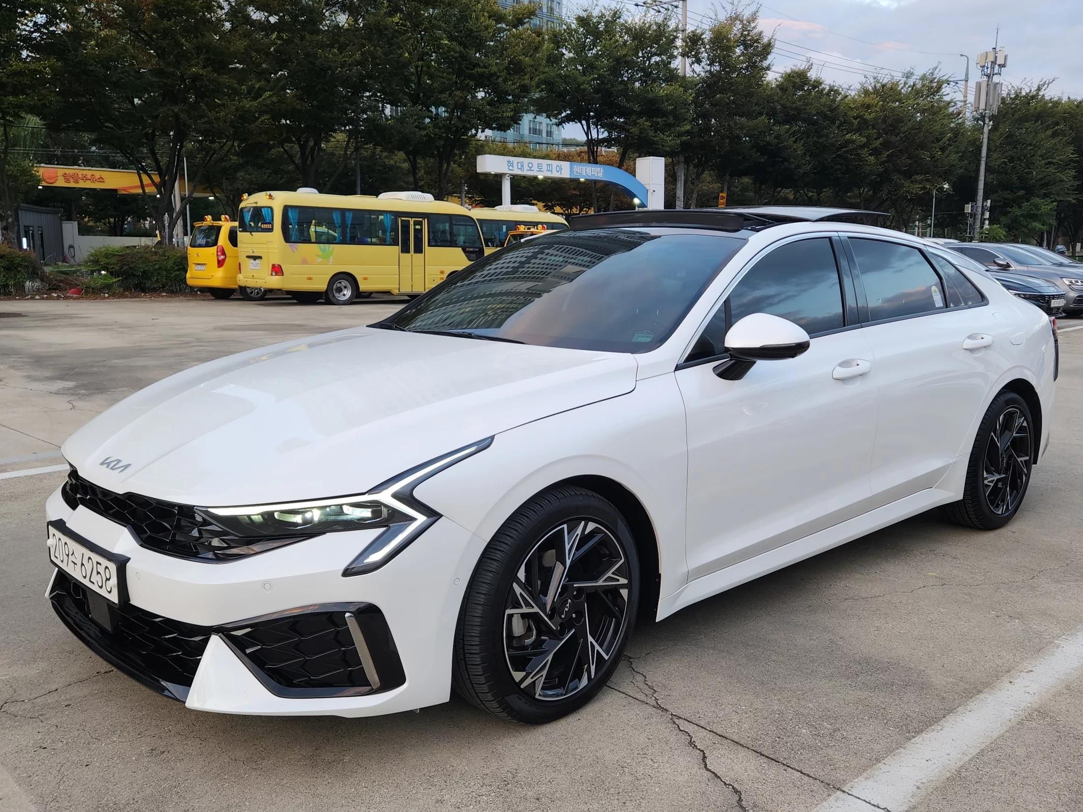 Kia K5 (Киа Оптима) Signature, гибрид, 2023 г. 35403 км.