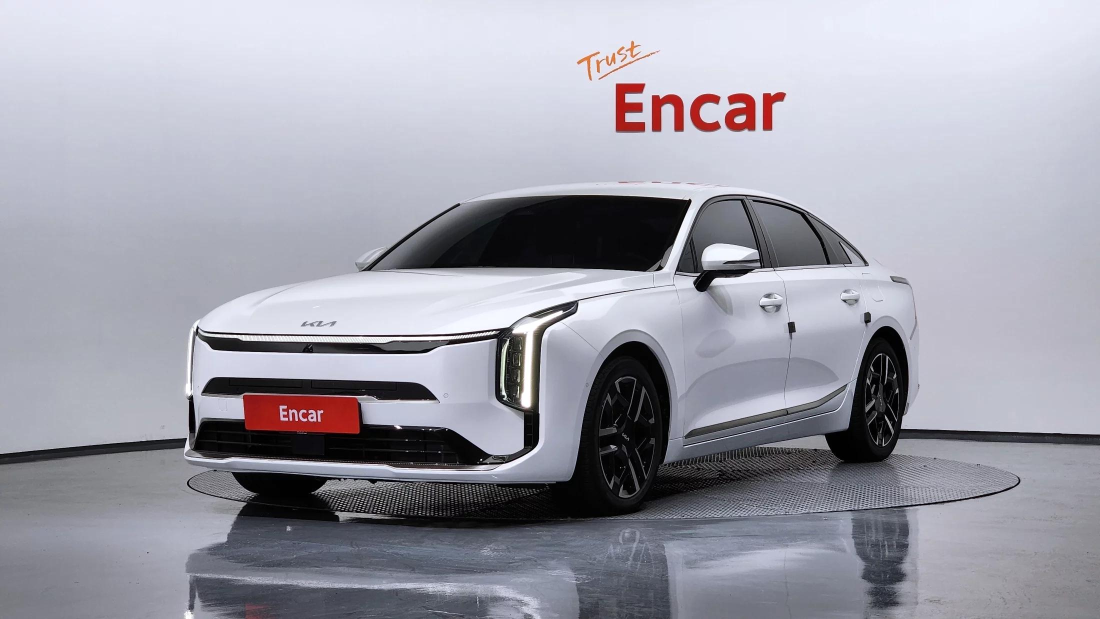 Kia K8 Noblesse, гибрид, 2024 г. 11453 км.