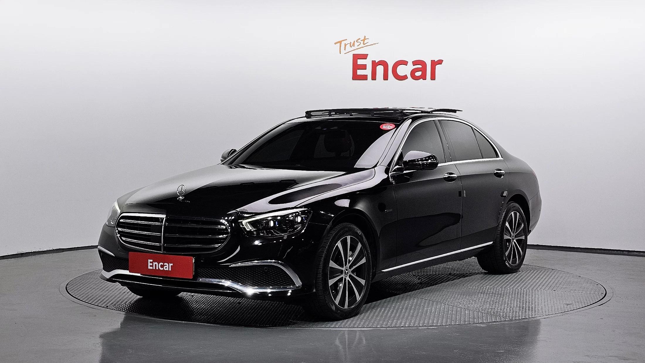Mercedes-Benz E-Class E300e 4MATIC Exclusive, гибрид, 2021 г. 130132 км.