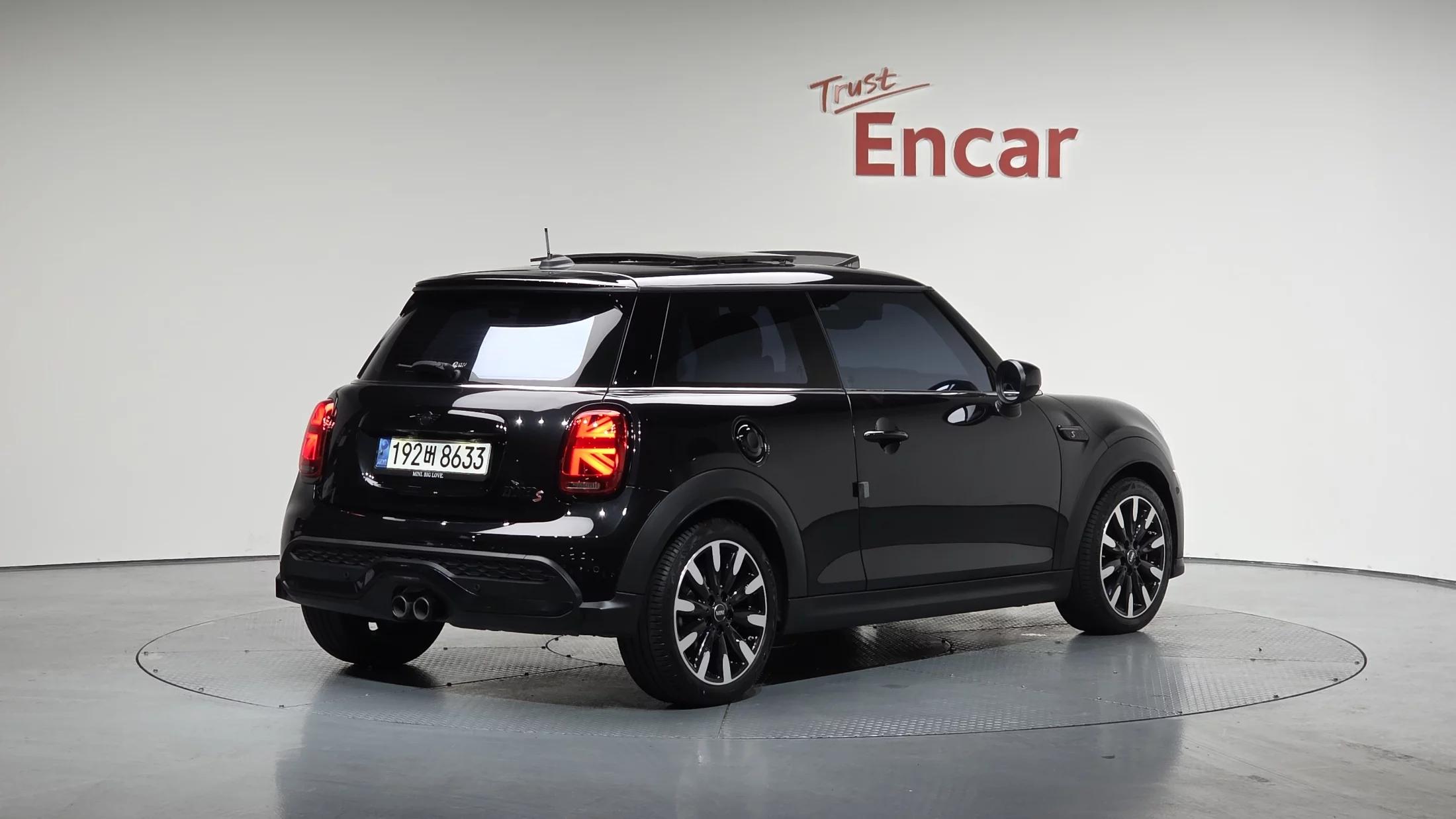 MINI Cooper Classic Third Generation, 2022 г. 61779 км.