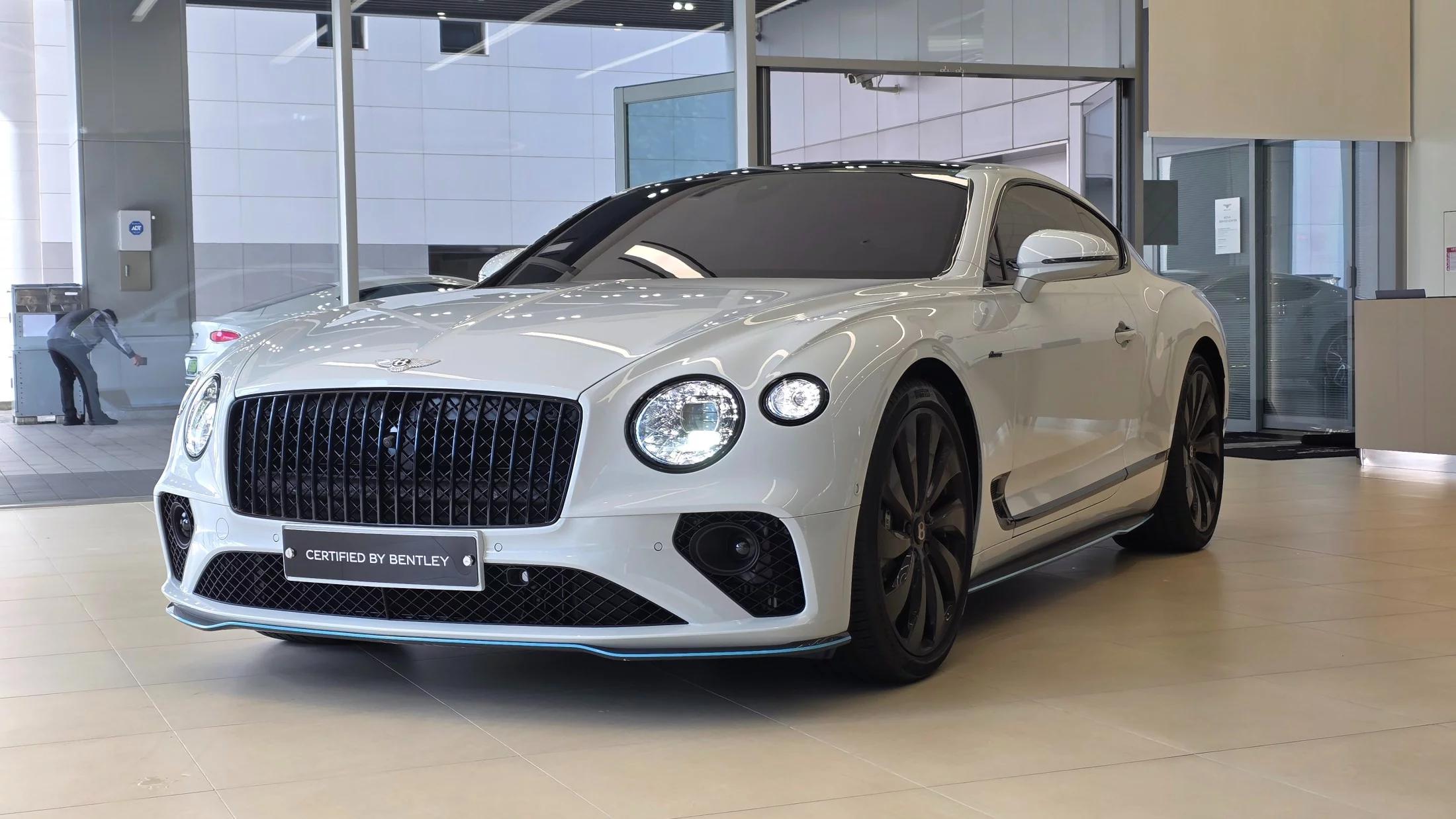 Bentley Continental GT 4.0 GT Azure, 2024 г. 1527 км.