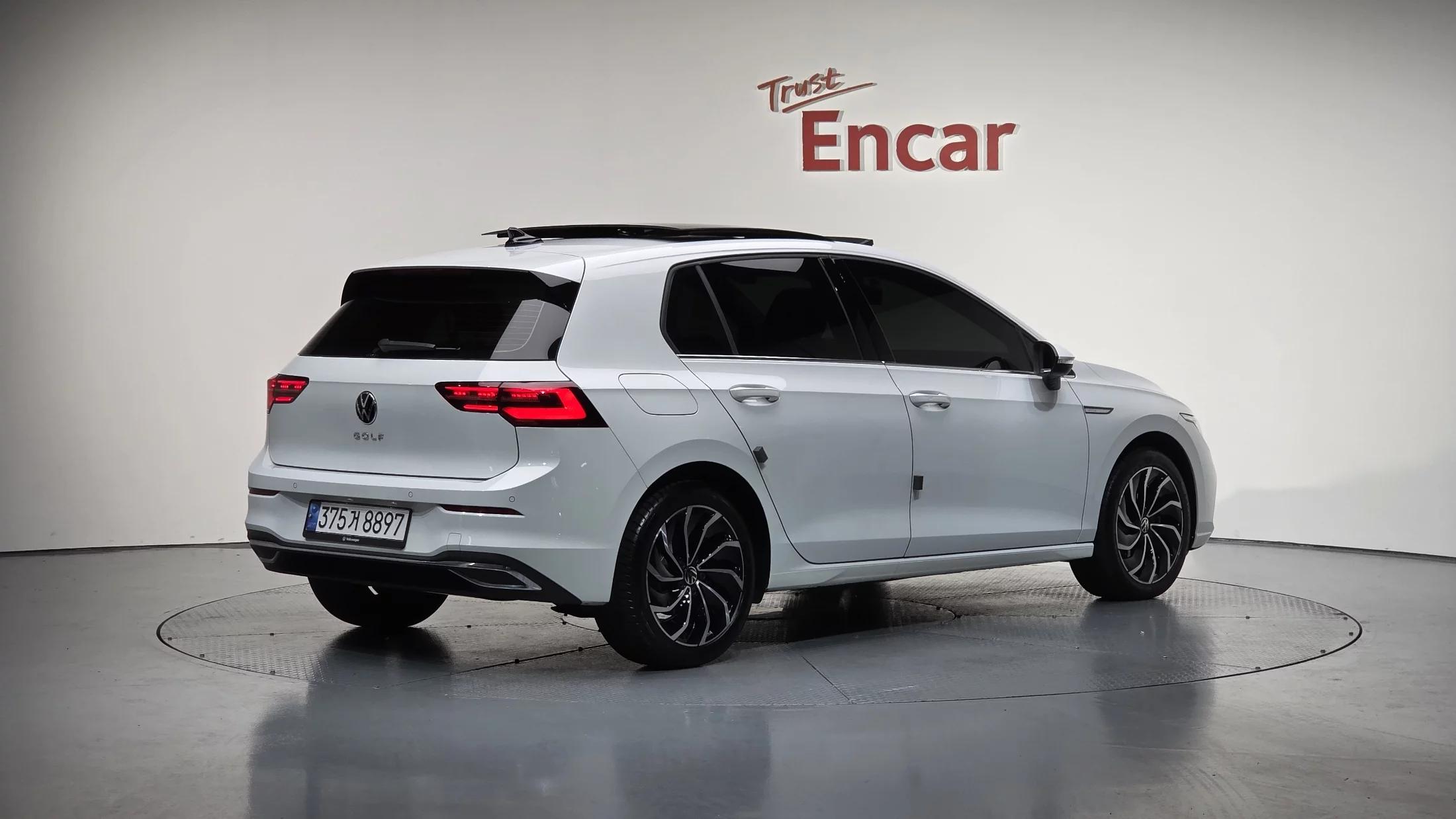 Volkswagen GOLF 2.0 TDI Prestige, 2024 г. 5623 км.