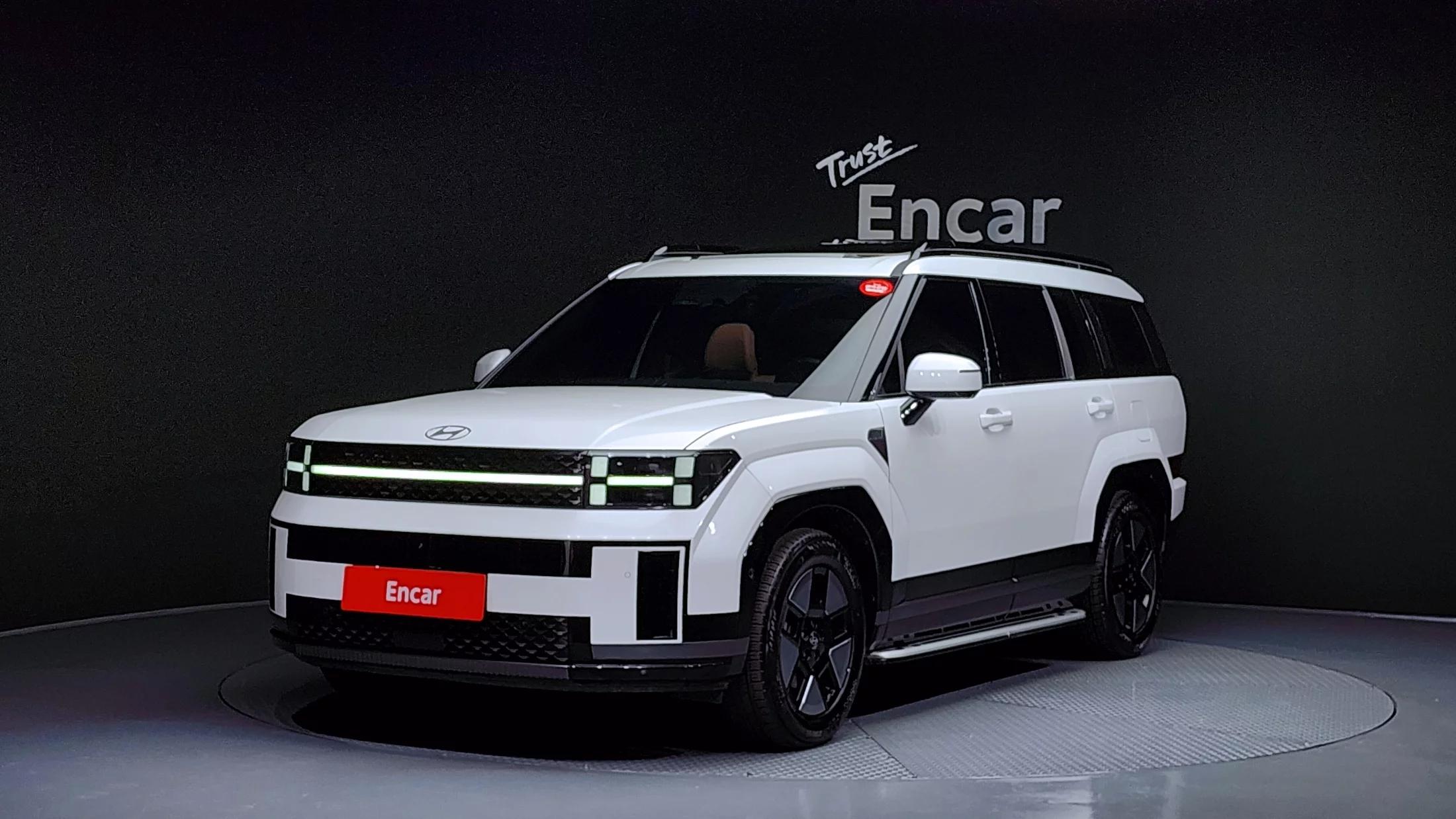 Hyundai Santa Fe HEV 1.6 2WD Calligraphy, гибрид, 2023 г. 18819 км.