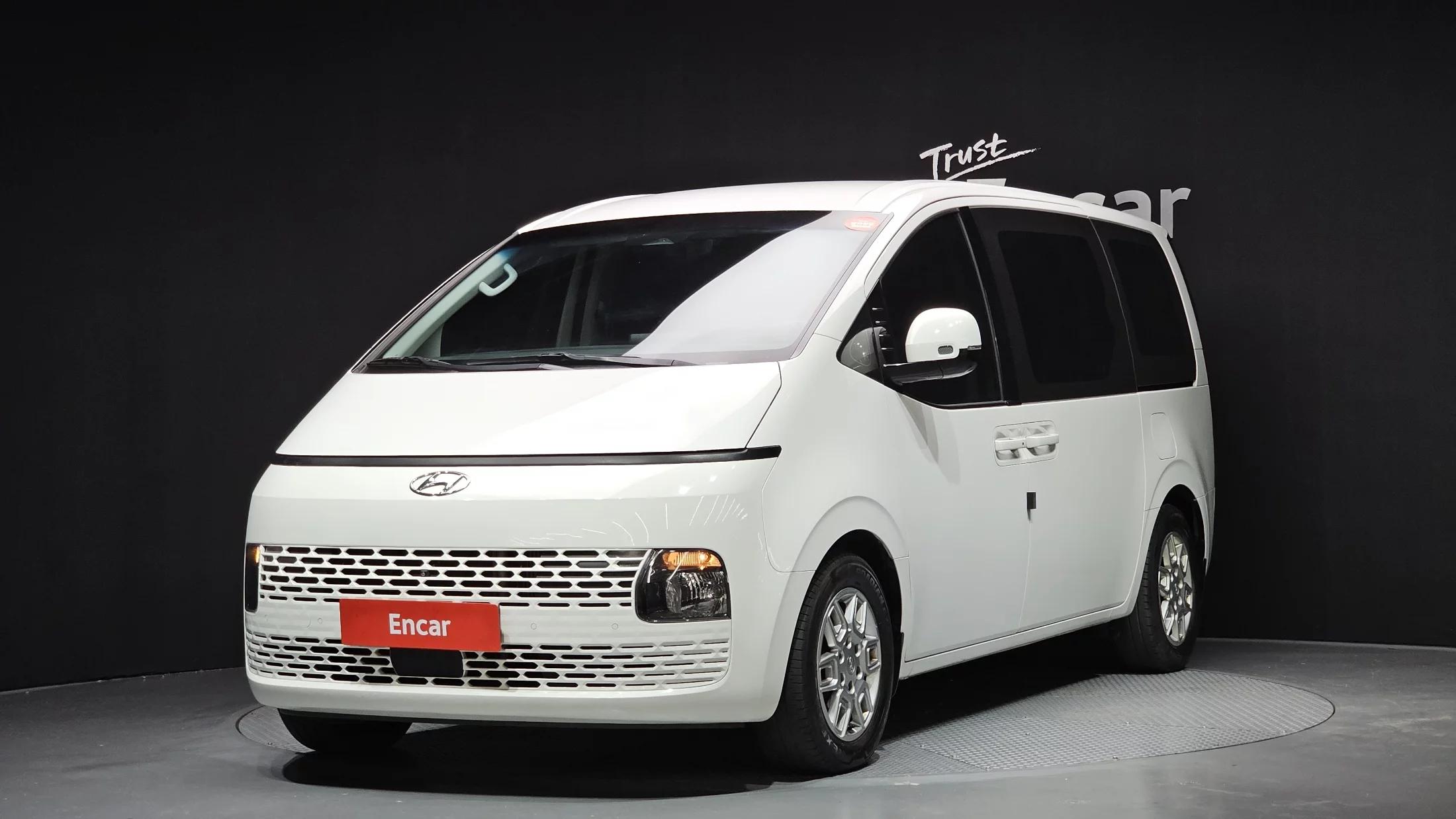 Hyundai Staria 4WD Tourer 9-Seater Modern, 2022 г. 69150 км.