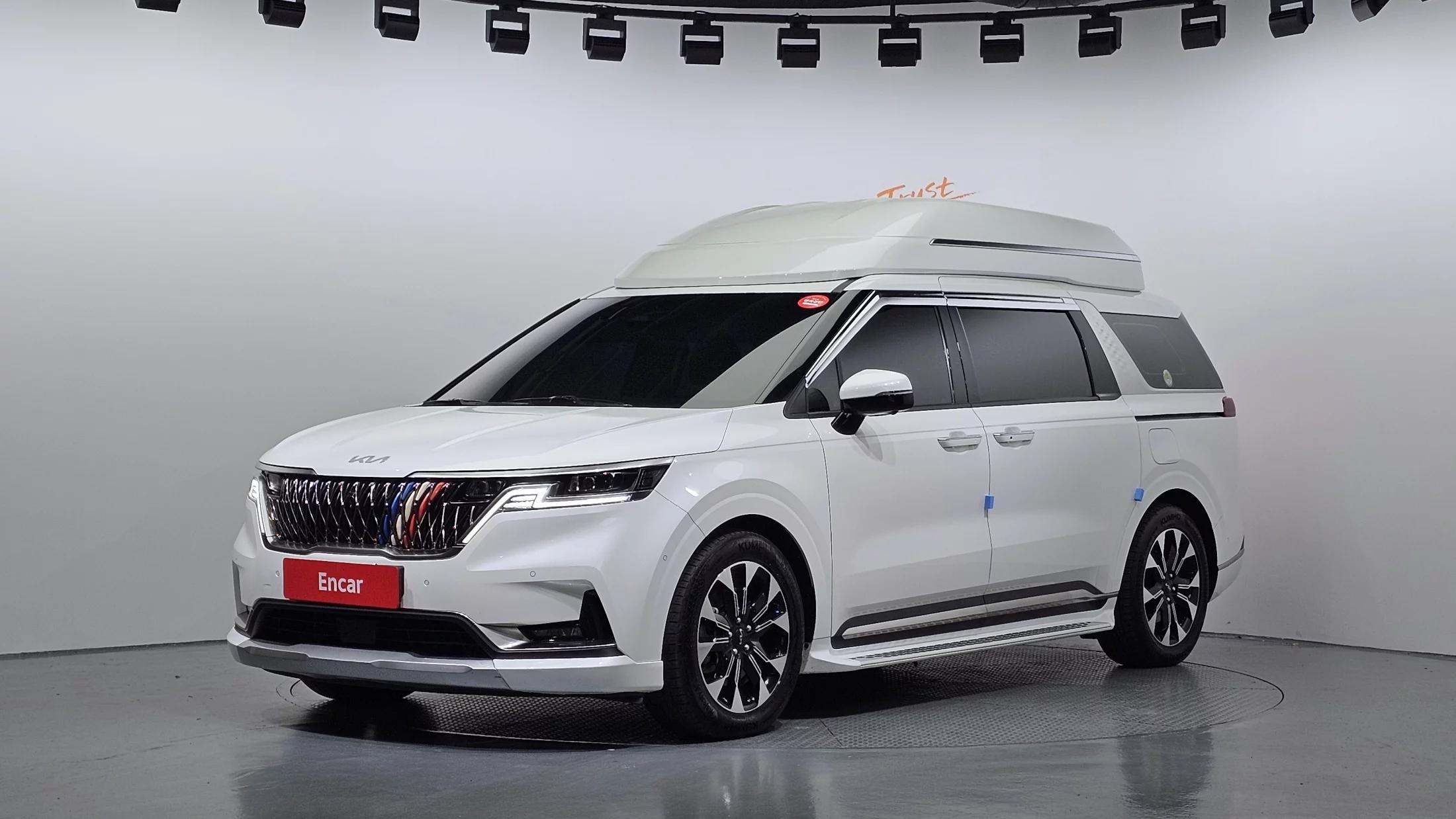 Kia Carnival 9-Seater Hi-Limousine Signature, 2023 г. 84876 км.