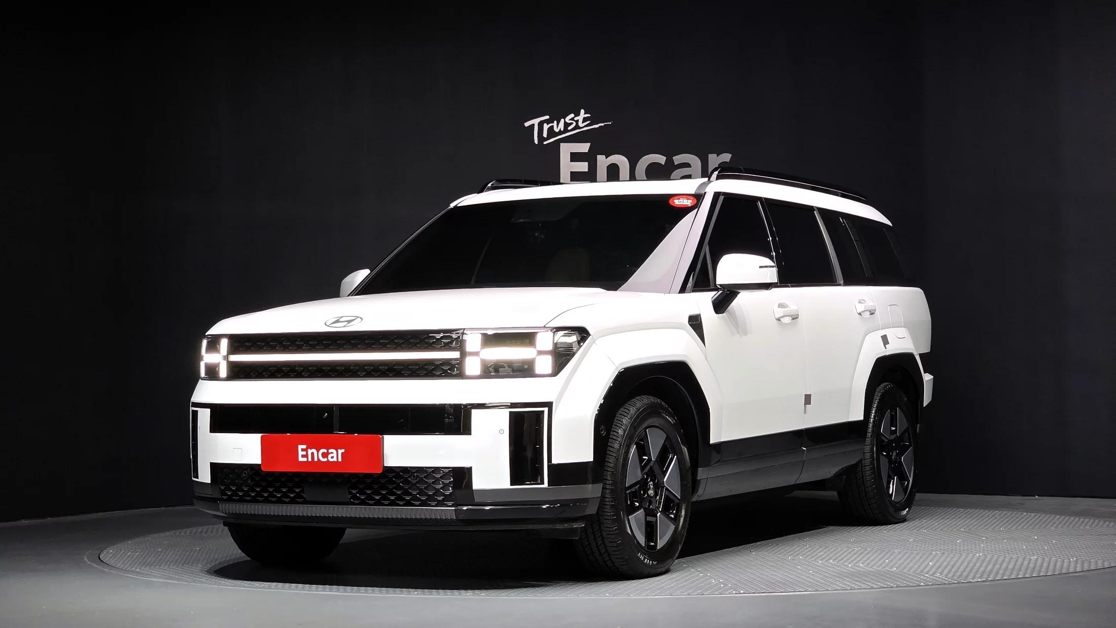 Hyundai Santa Fe HEV 1.6 2WD Calligraphy, гибрид, 2023 г. 46434 км.