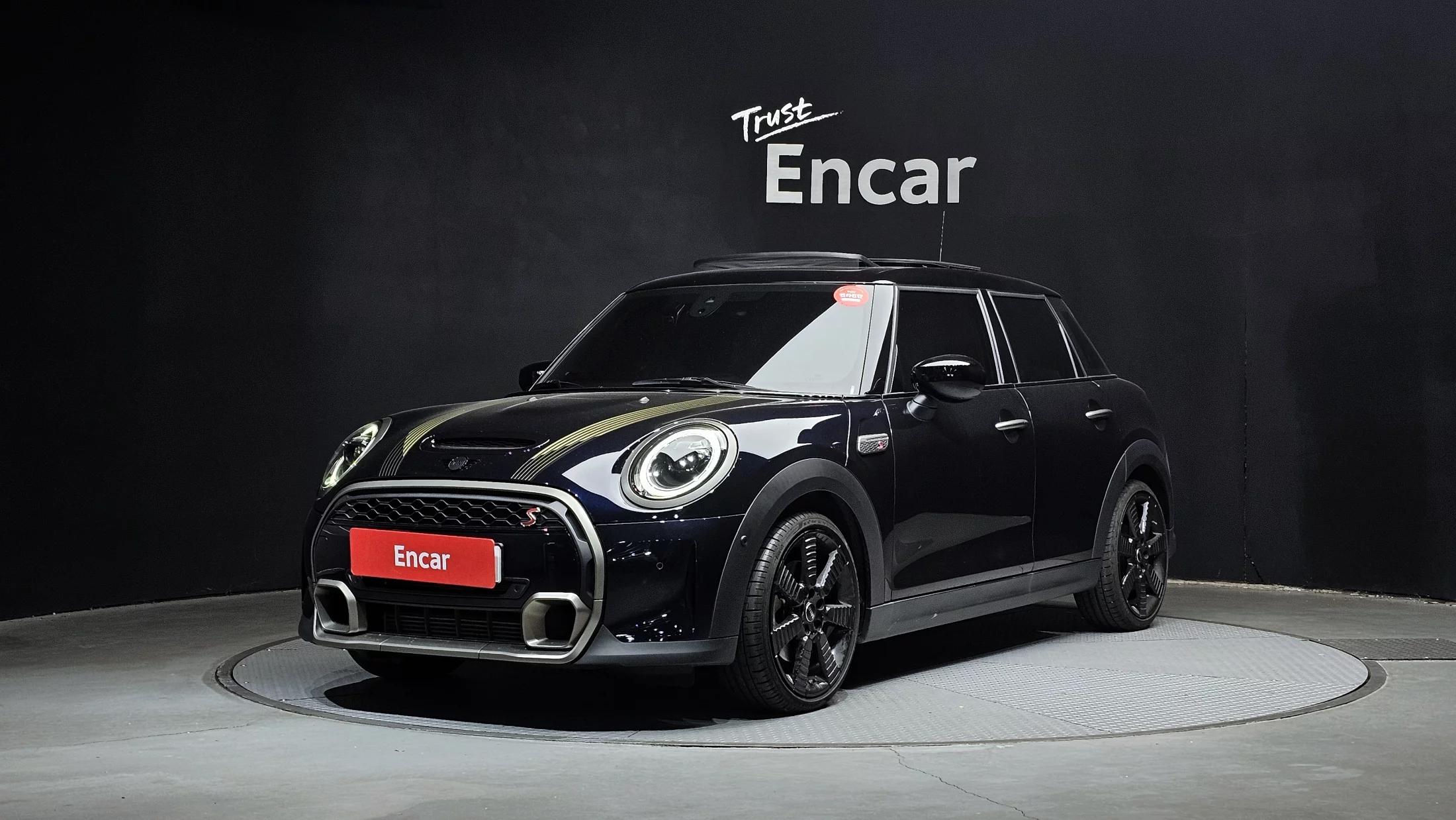 MINI Cooper 5Door Resolute Edition 3rd Gen, 2023 г. 24364 км.
