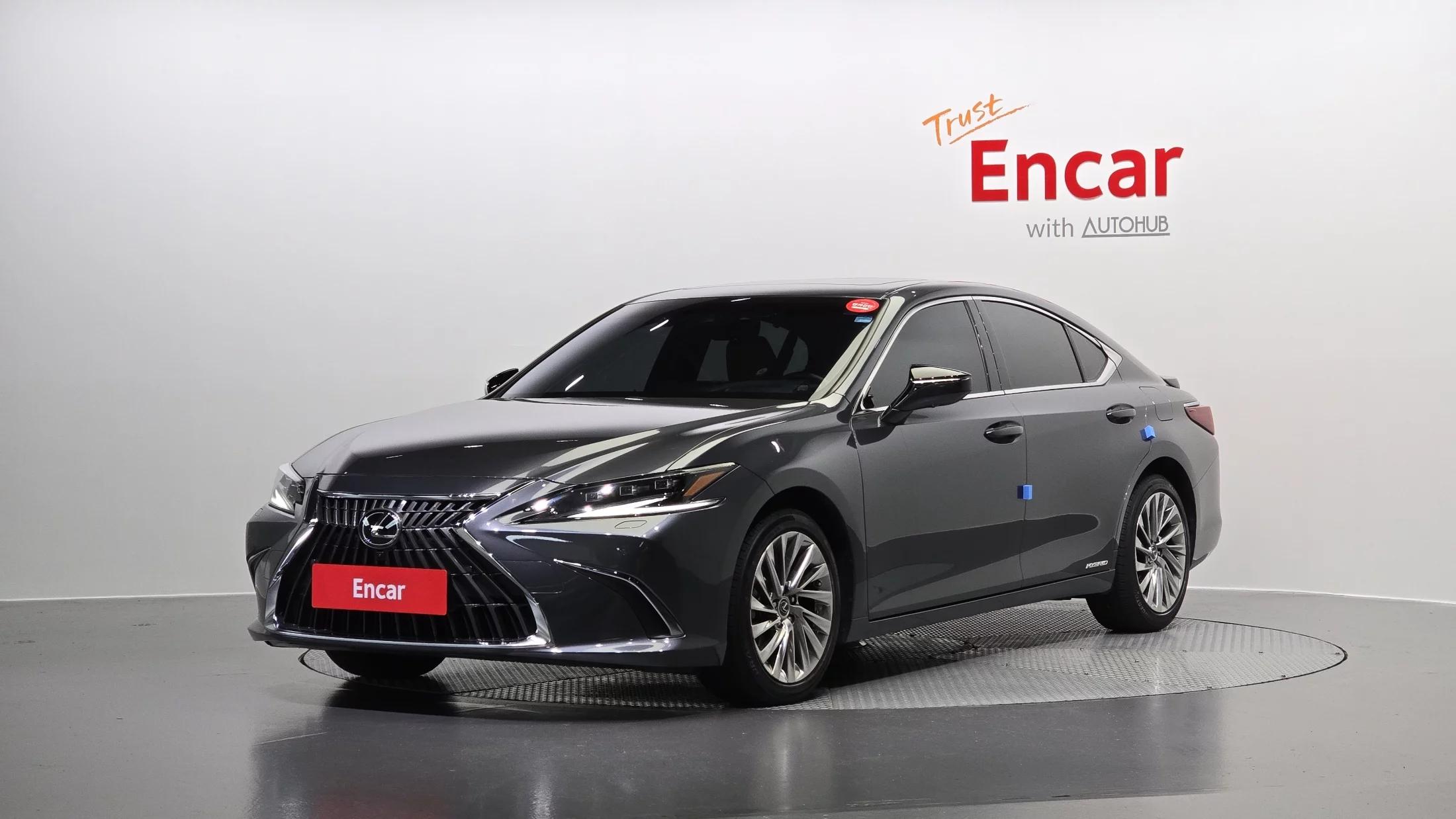 Lexus ES300h Executive, гибрид, 2024 г. 60283 км.