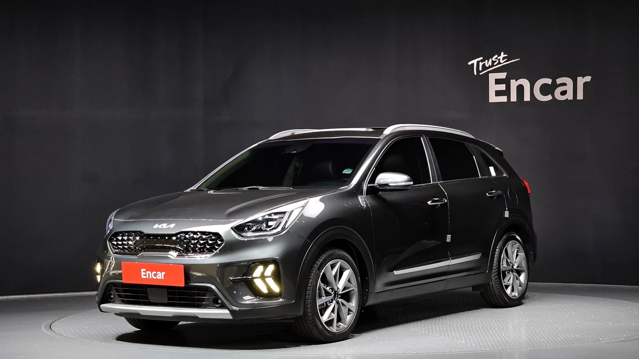 Kia Niro 1.6 HEV Signature, гибрид, 2021 г. 115606 км.