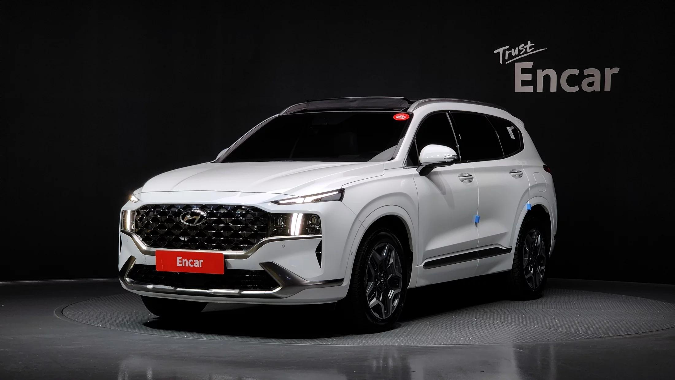 Hyundai Santa Fe HEV 1.6 2WD Calligraphy, гибрид, 2023 г. 30983 км.