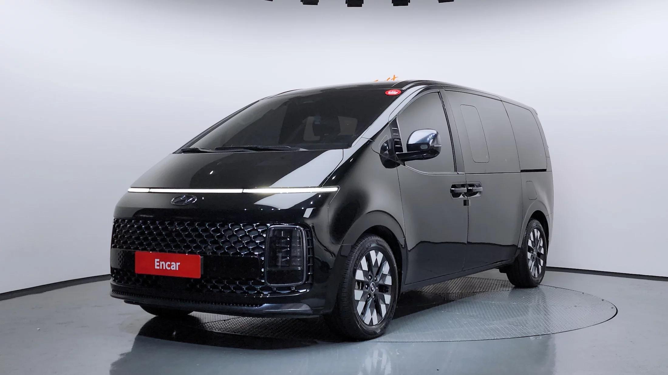 Hyundai Staria Lounge 9-Seater Inspiration, 2021 г. 125810 км.