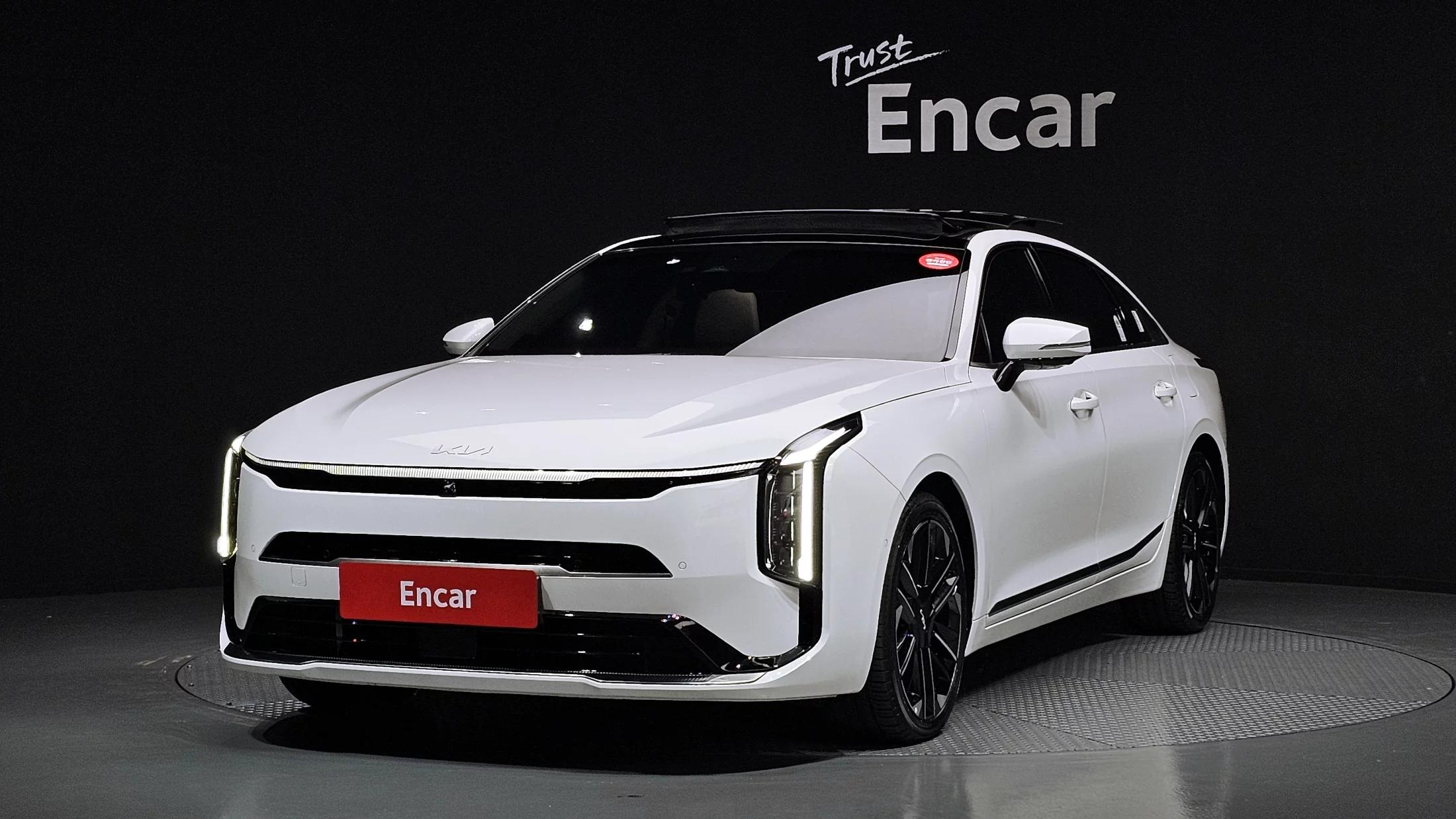 Kia K8 Signature, гибрид, 2025 г. 8837 км.
