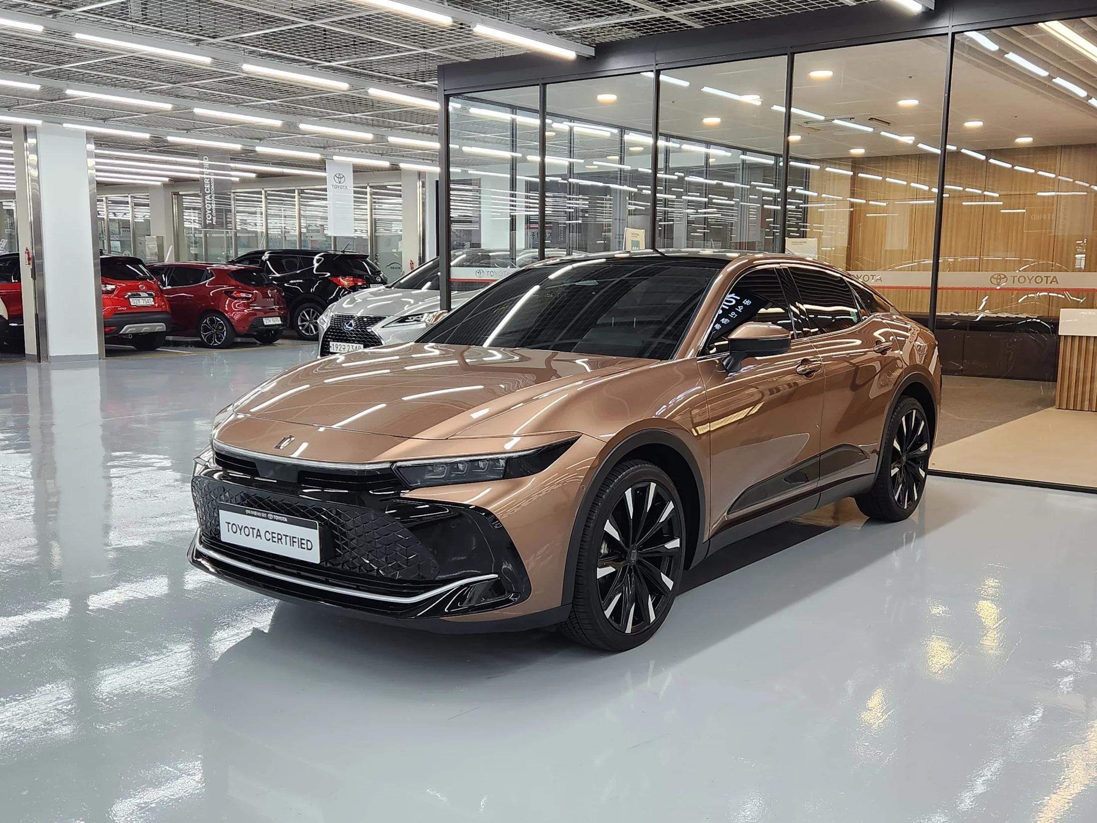 Toyota CROWN 2.4 4WD Dual Boost HYbrid, гибрид, 2023 г. 42018 км.