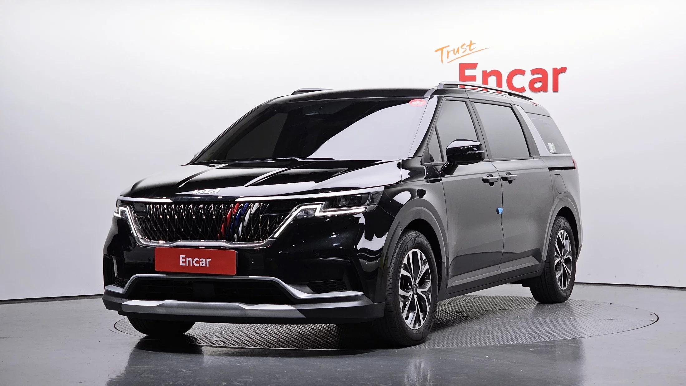Kia Carnival 9-Seater Prestige, 2021 г. 37295 км.