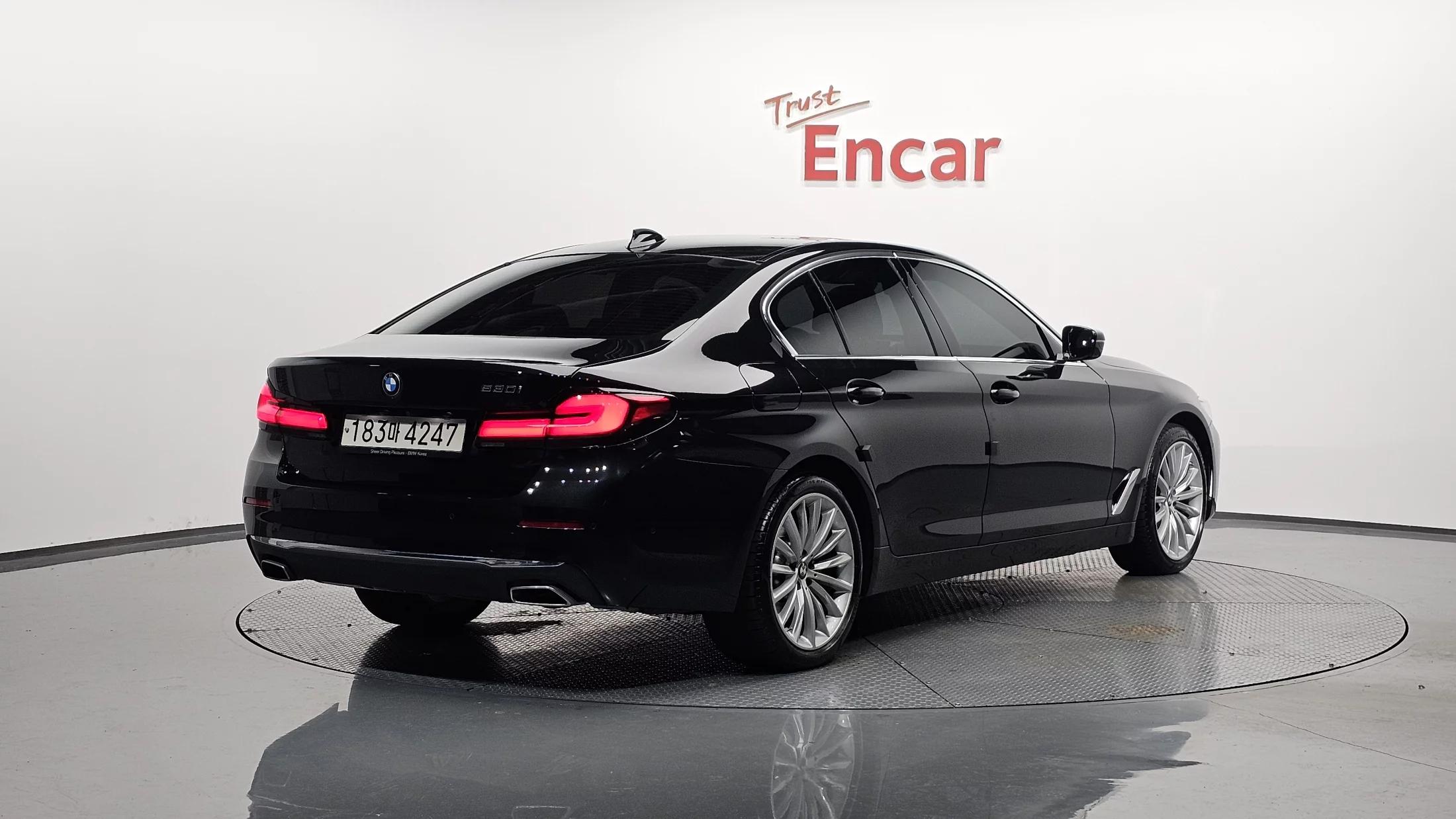 BMW 5-Series 530i Luxury, 2023 г. 21500 км.