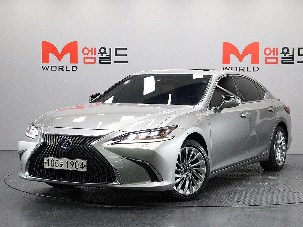 Lexus ES300h Executive, гибрид, 2021 г. 57371 км.