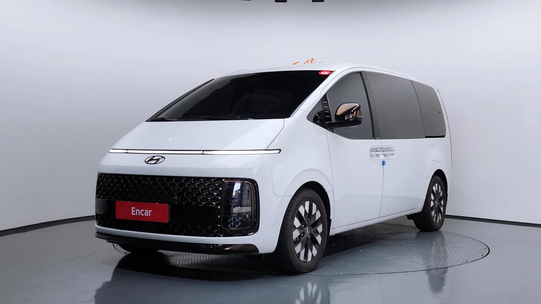 Hyundai Staria 4WD Lounge 9-Seater Inspiration, 2021 г. 30603 км.