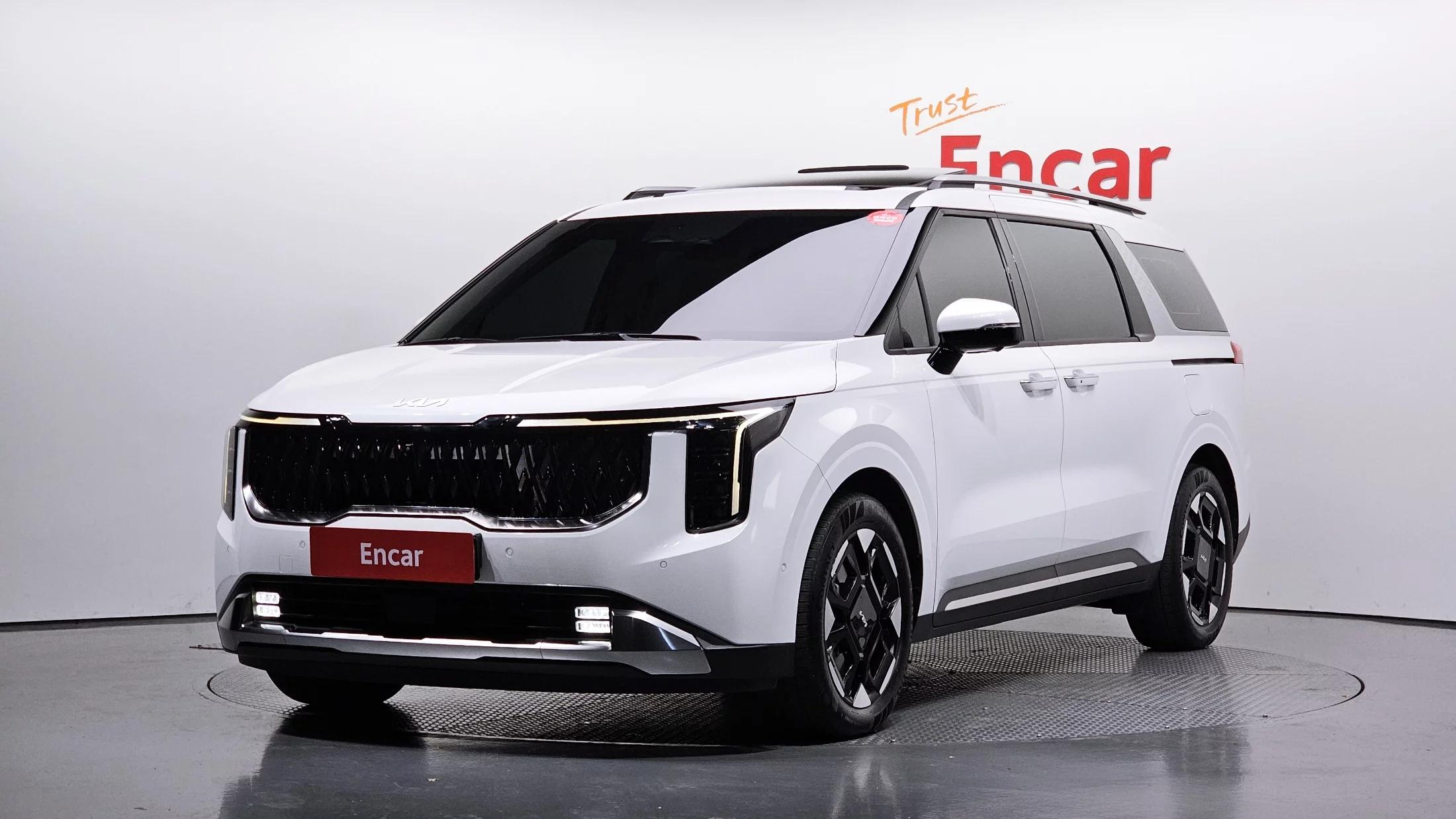 Kia Carnival HEV 7seater Signature, гибрид, 2024 г. 34289 км.