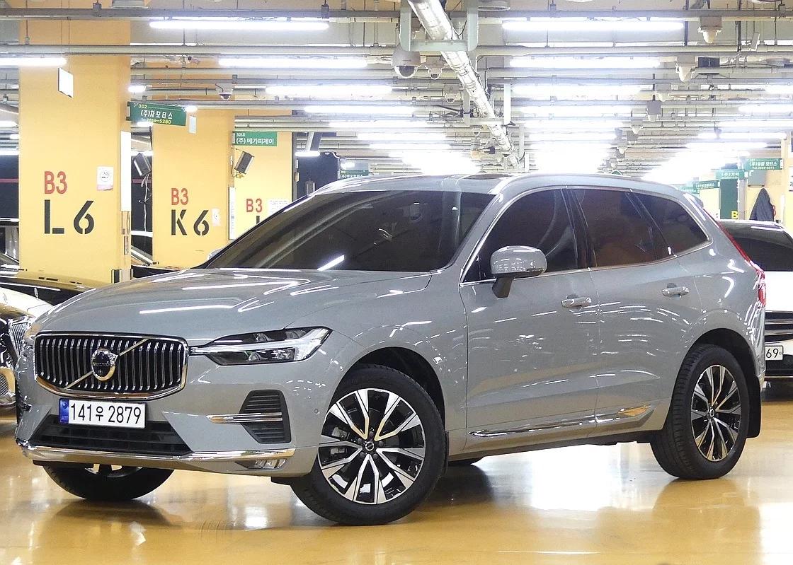 Volvo XC60 B5 Ultimate Bright, 2023 г. 21083 км.